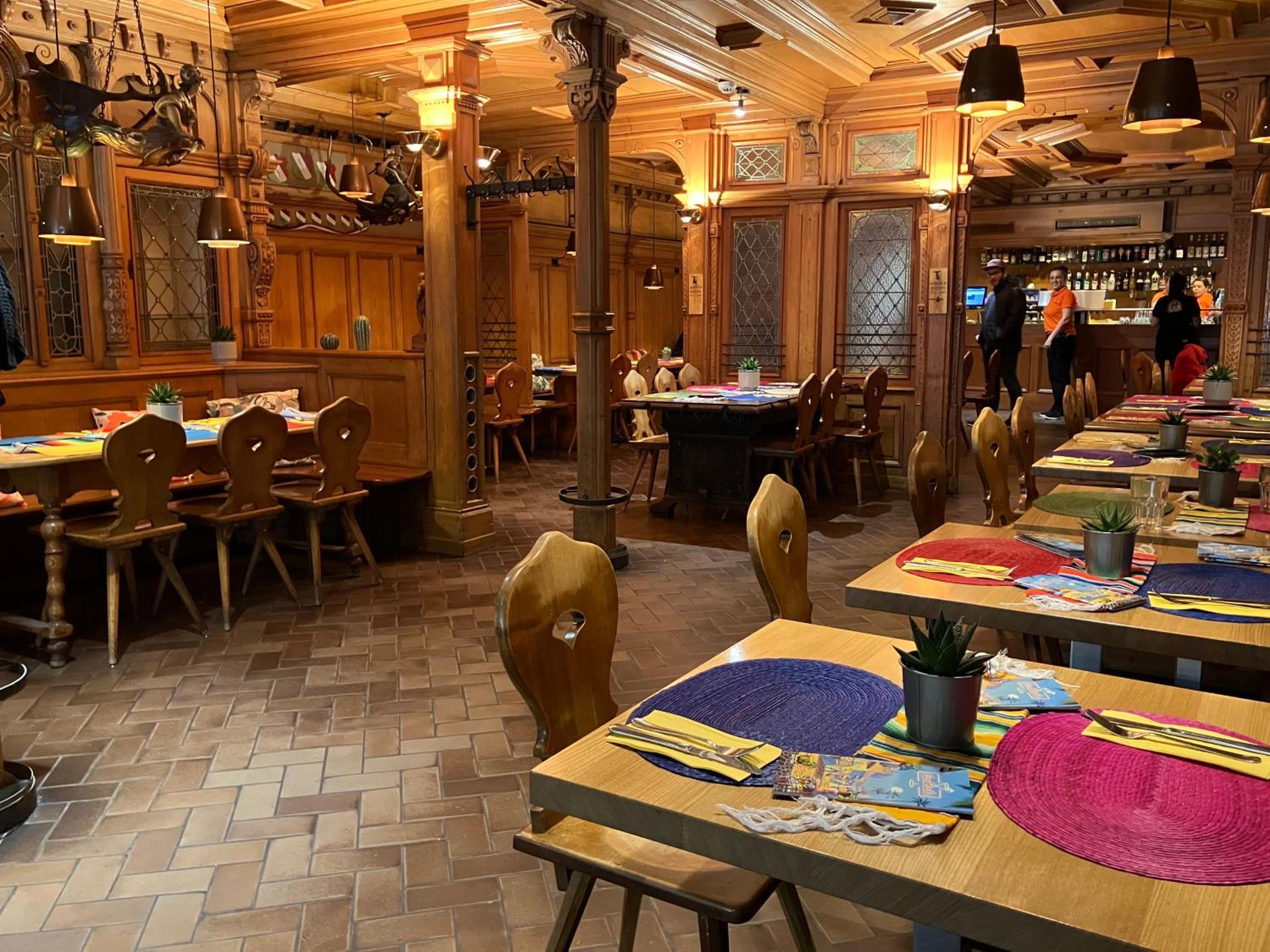 Restaurant/places to eat