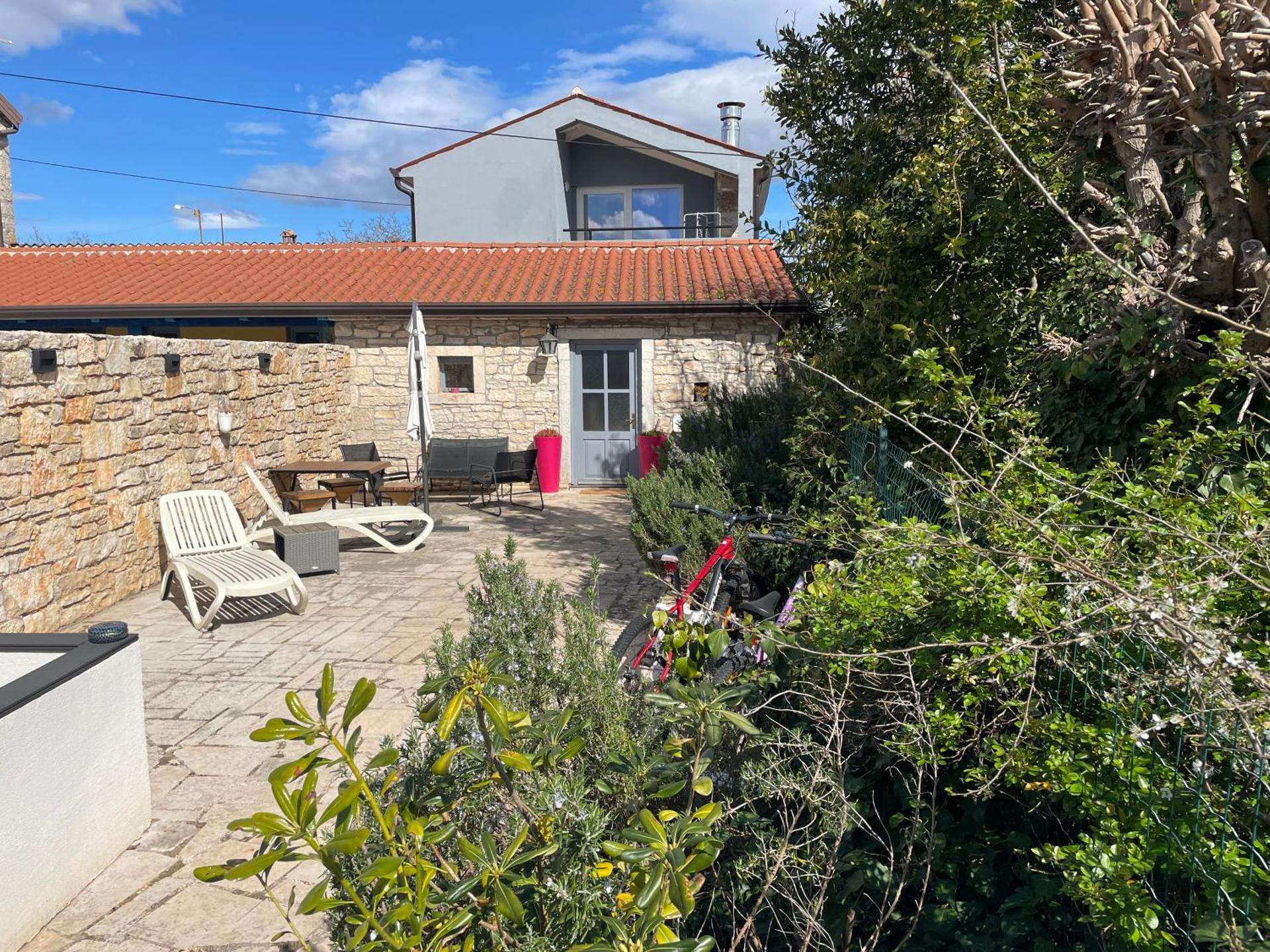 Holiday Home Ava1 with pool & Holiday Home Ava2 with whirlpool