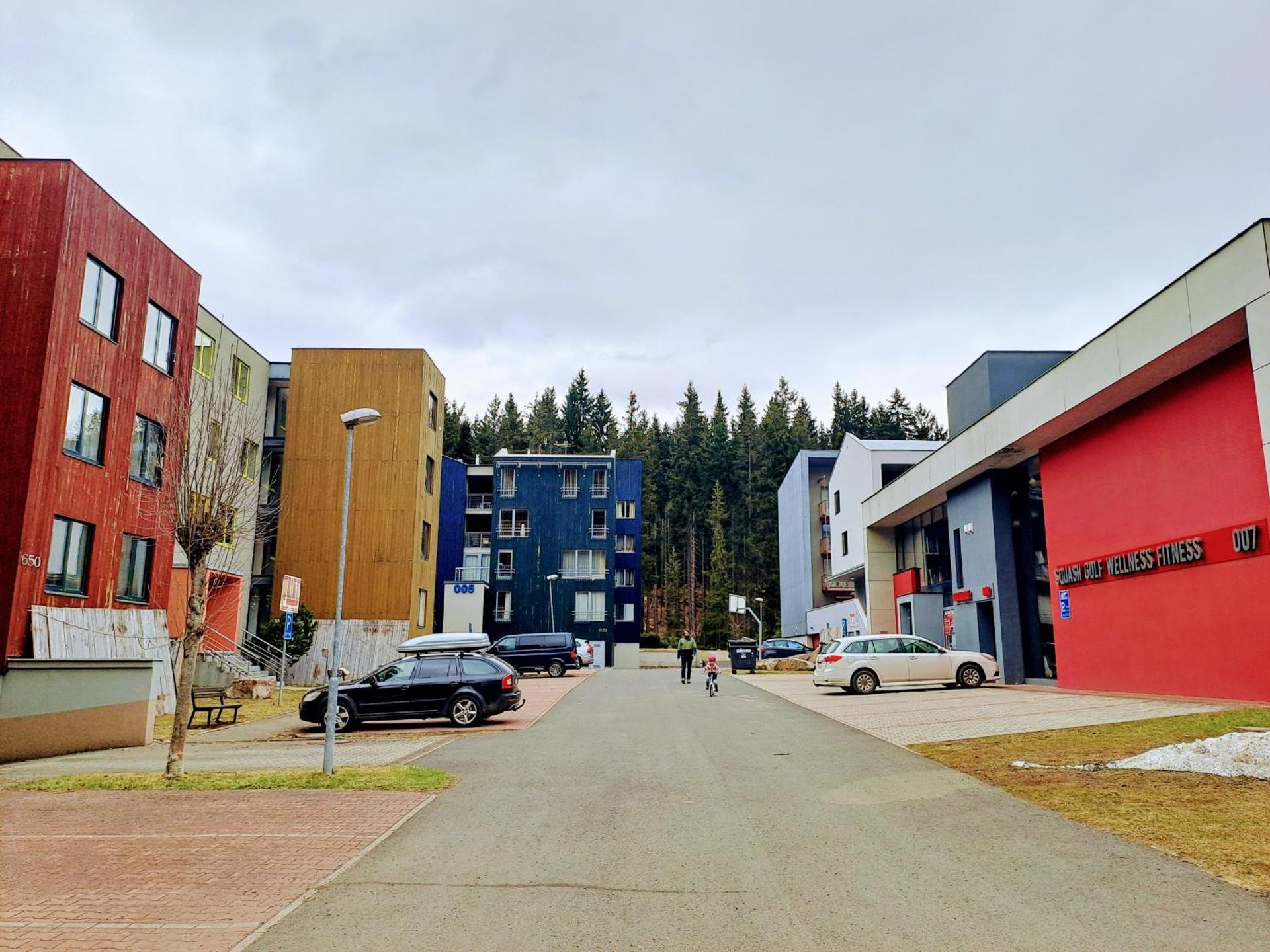 HARRADISE - Plně vybavený apartmán pod Mumlavským vodopádem, přímo na cestě na HŘEBENY, ideální na BĚŽKY a SKIALPY, ZAHRADA na zimní radovánky, kousek do CENTRA i SKIAREÁLU, vybavení i pro DĚTI, absolutní KLID