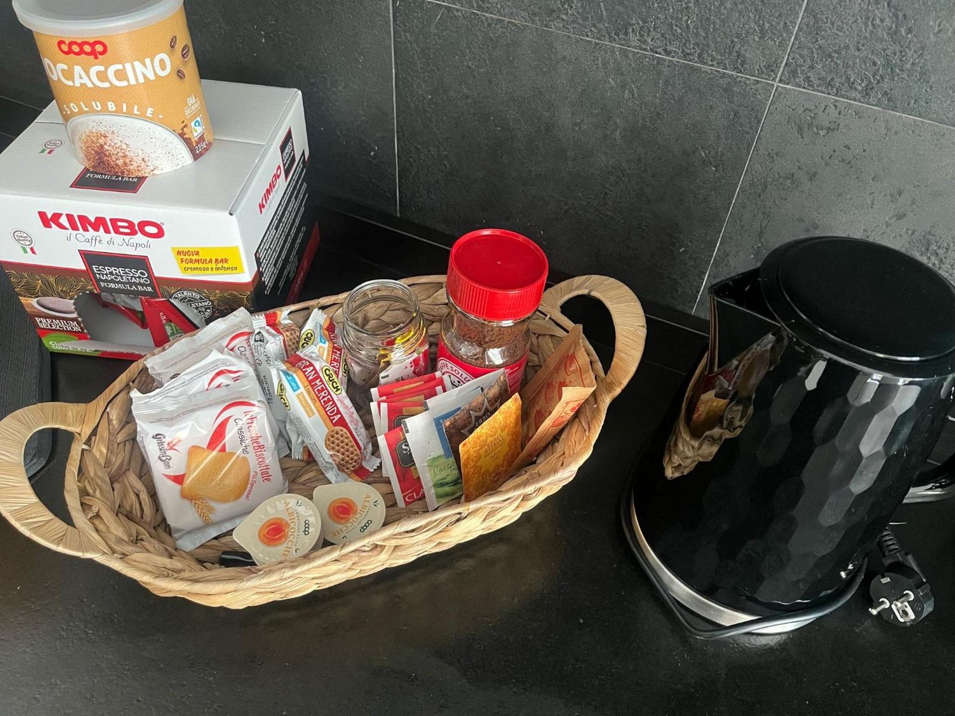 Coffee/tea facilities