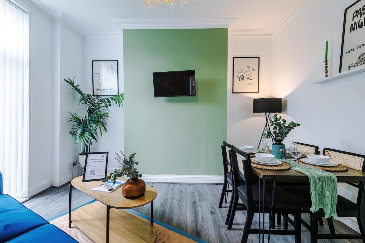 17 Anfield House sleeps 12 7min walk to stadium