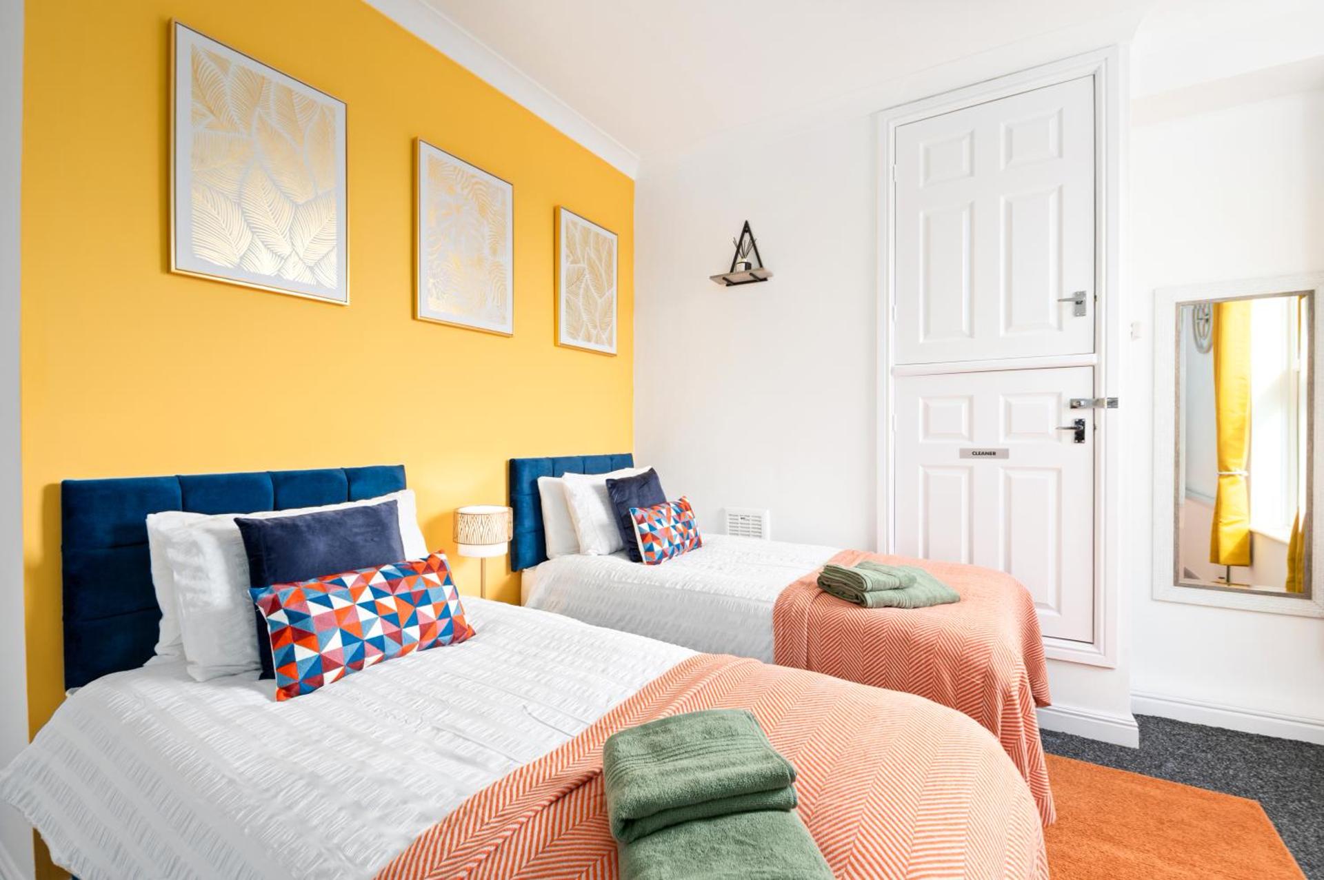 Luxury Apartment by the Sea