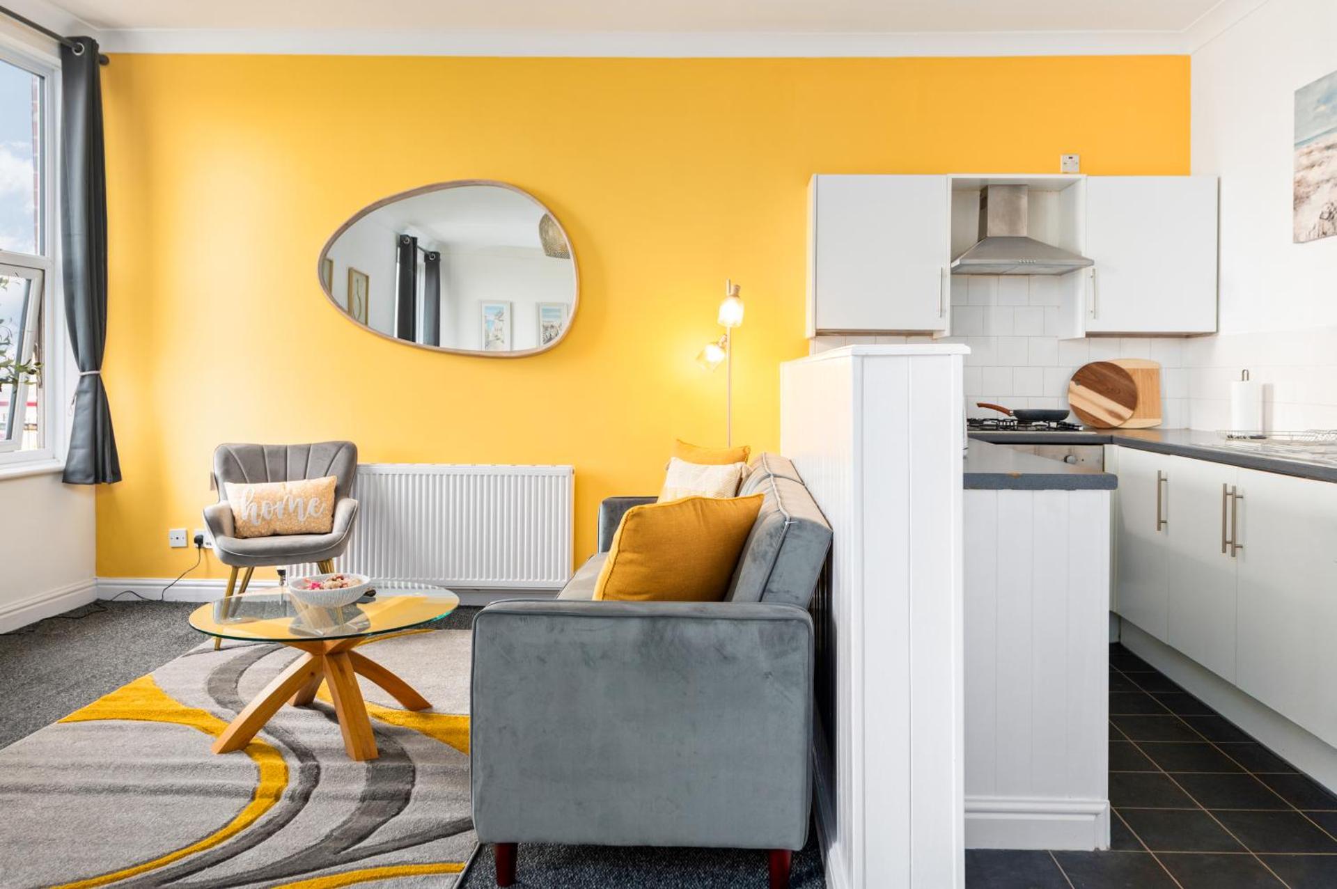 Luxury Apartment by the Sea