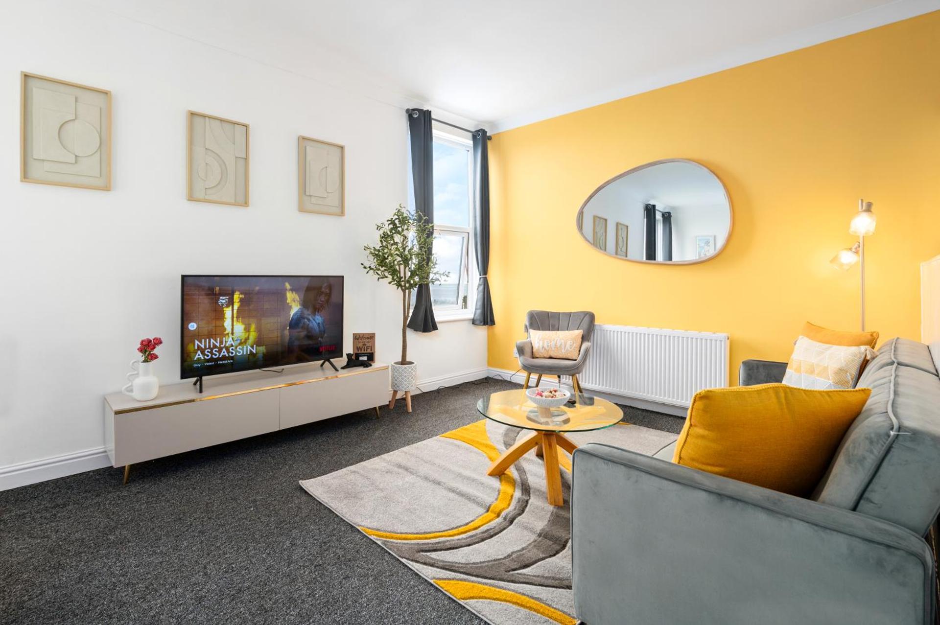 Luxury Apartment by the Sea