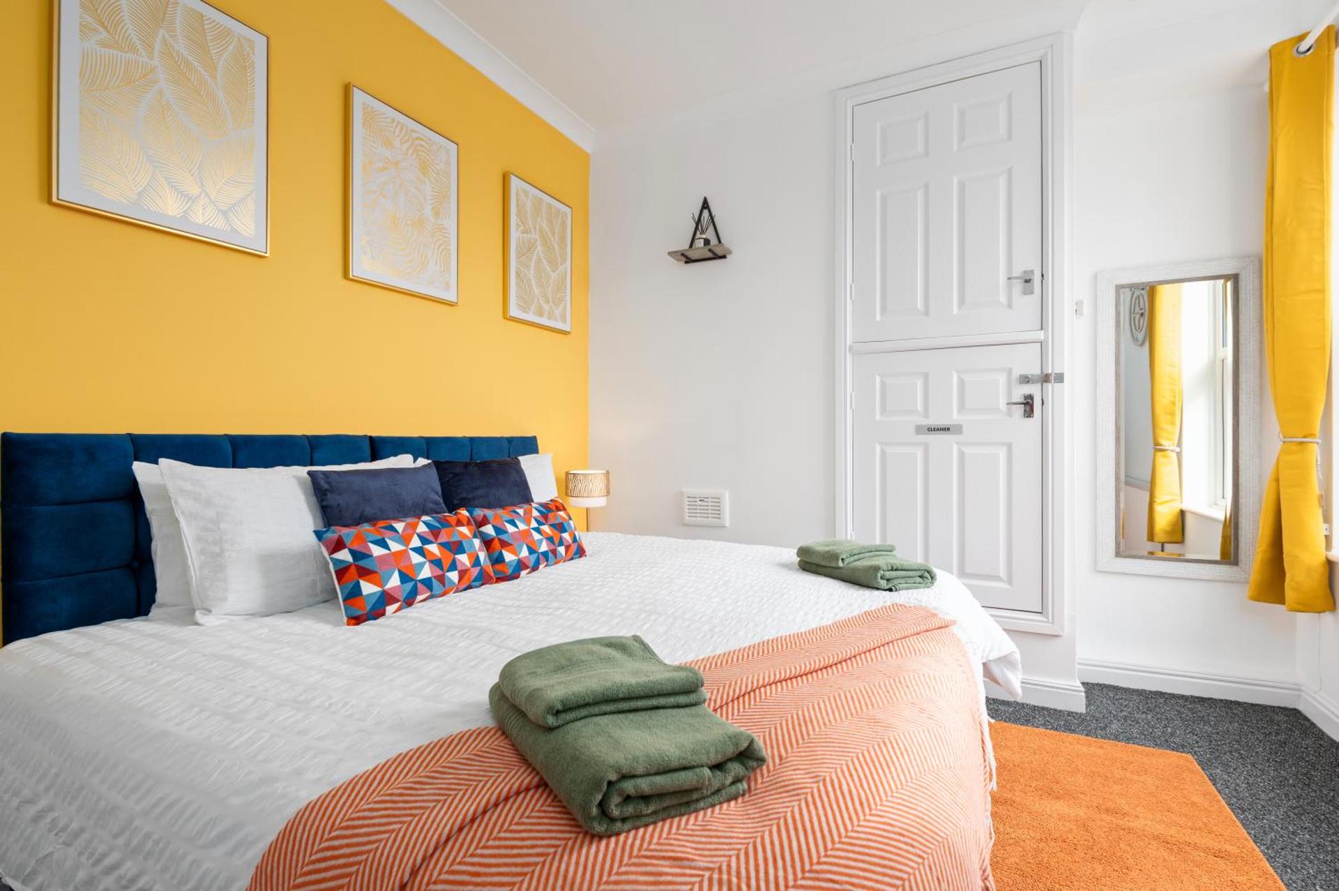 Luxury Apartment by the Sea