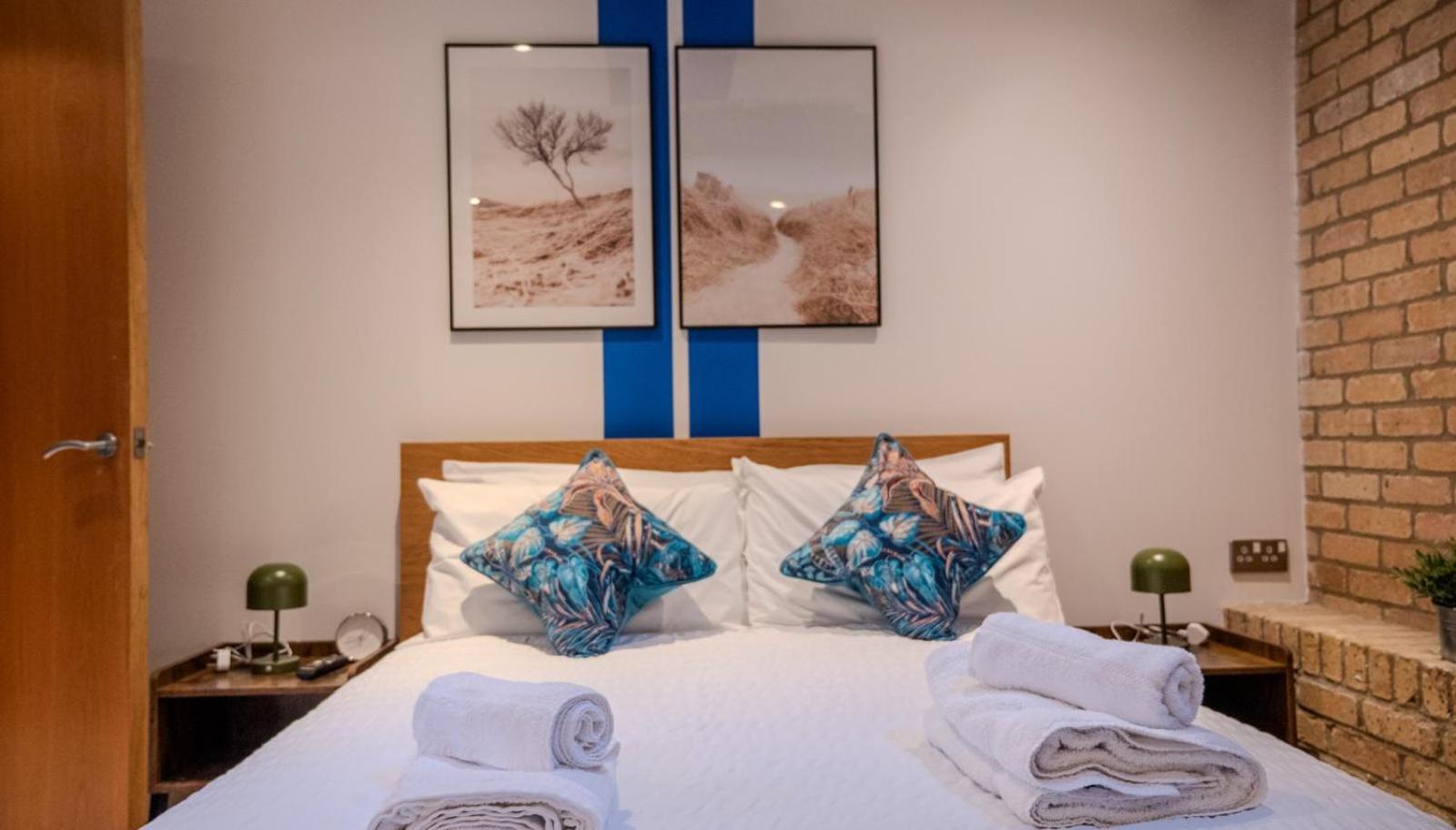 Spacious, Industrial, Zone 1, 2 Bed Central London