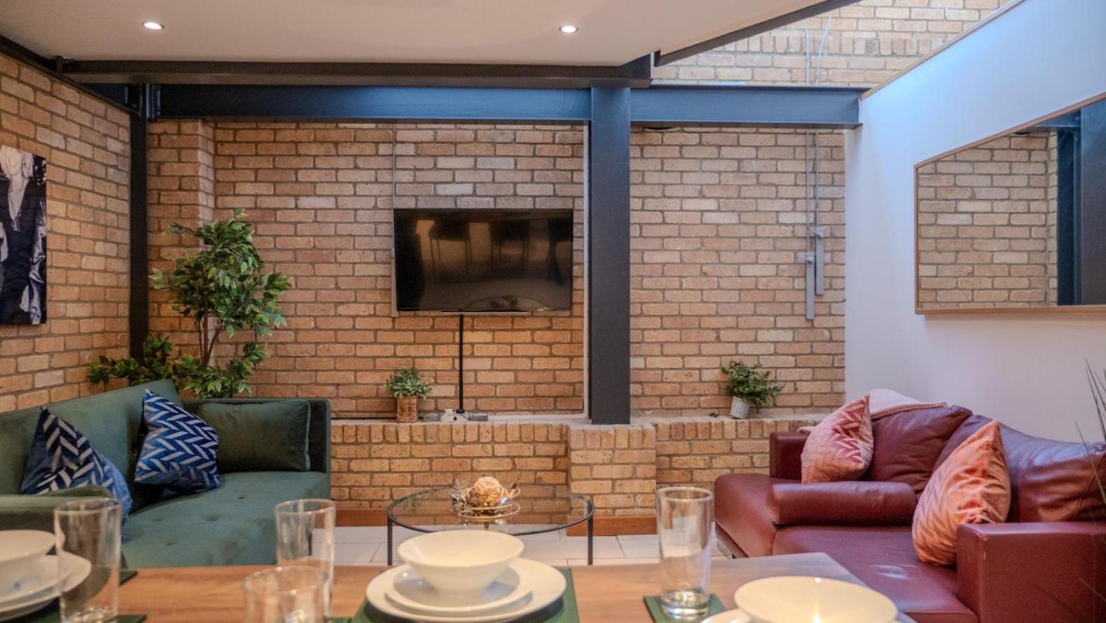 Spacious, Industrial, Zone 1, 2 Bed Central London