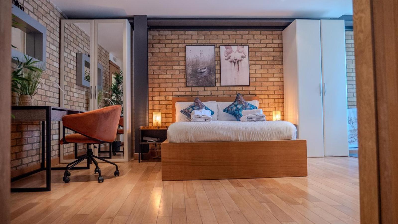 Spacious, Industrial, Zone 1, 2 Bed Central London