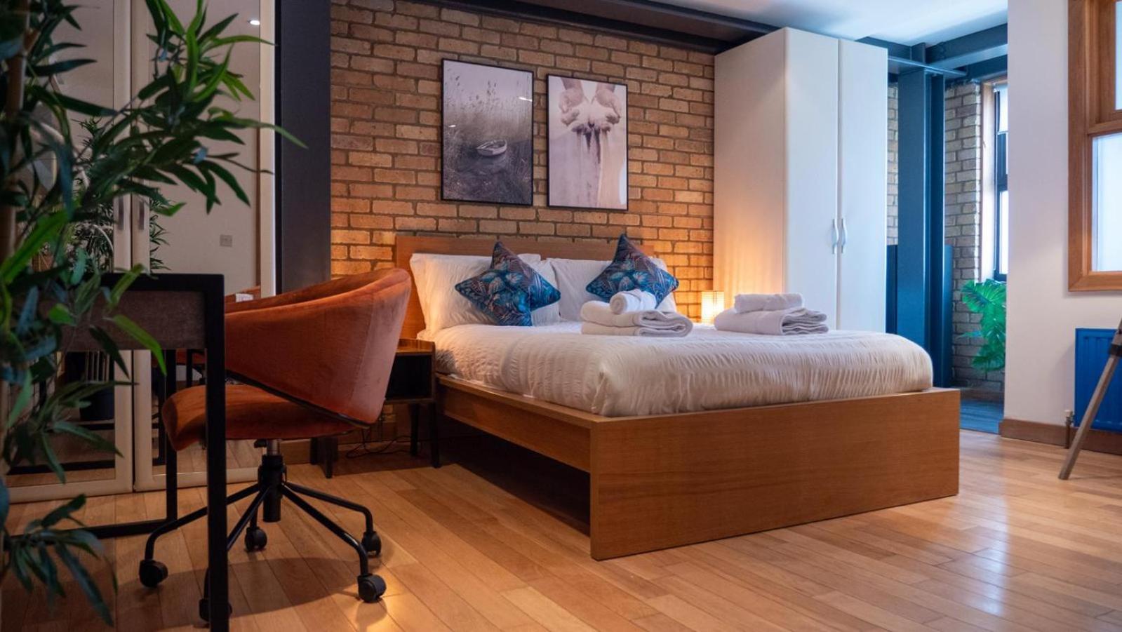 Spacious, Industrial, Zone 1, 2 Bed Central London