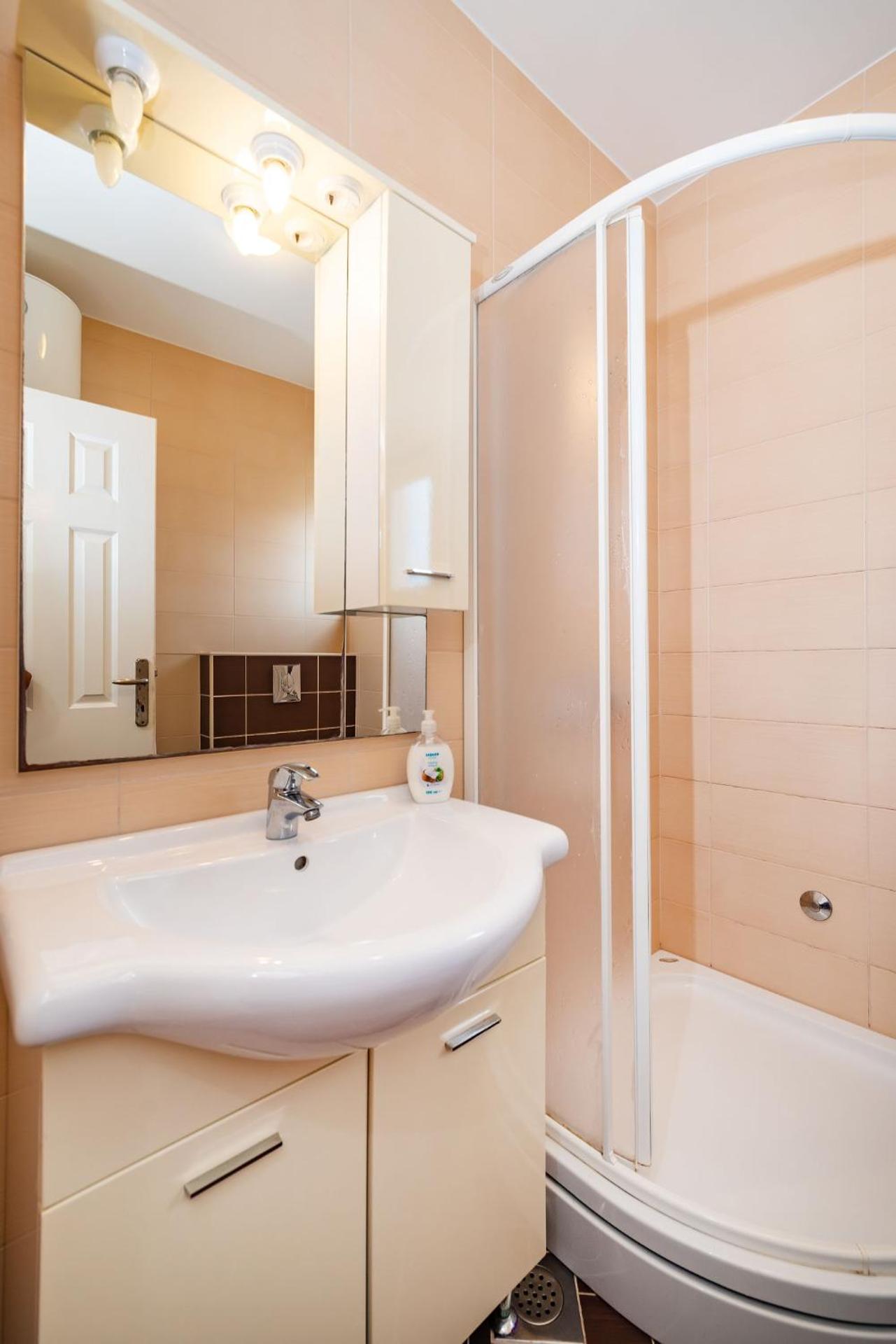 Dimmy Apartments Near The Sea