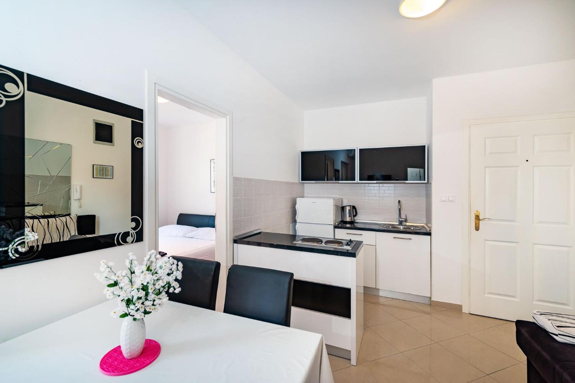 Dimmy Apartments Near The Sea