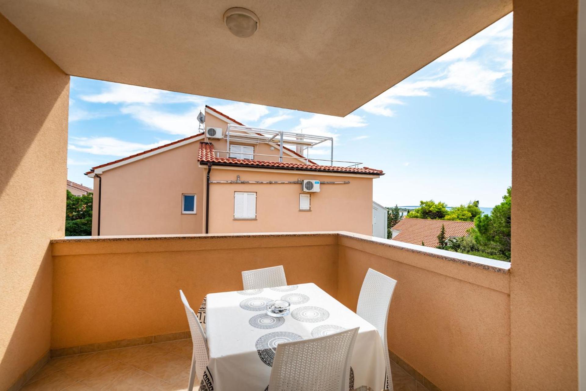 Dimmy Apartments Near The Sea