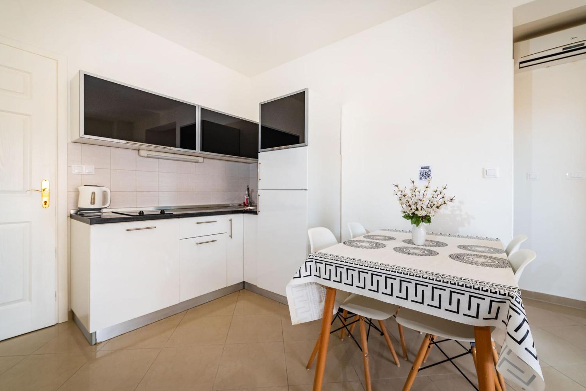 Dimmy Apartments Near The Sea