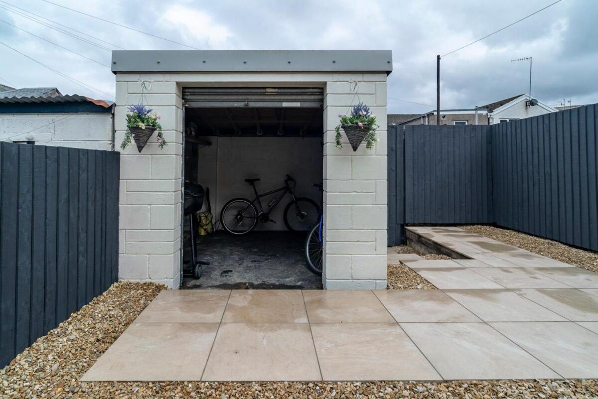 Ty Gwyrdd, 3 bedroom house, sleeps 7, Near Bike Park Wales