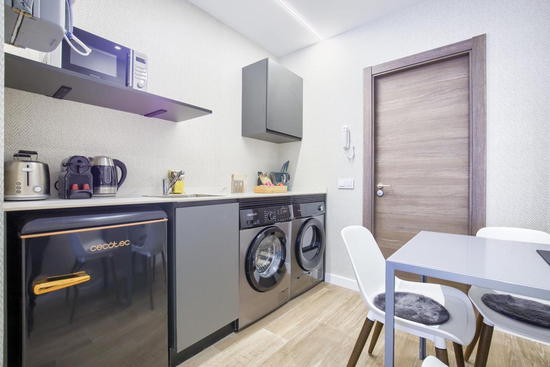 Kitchen or kitchenette