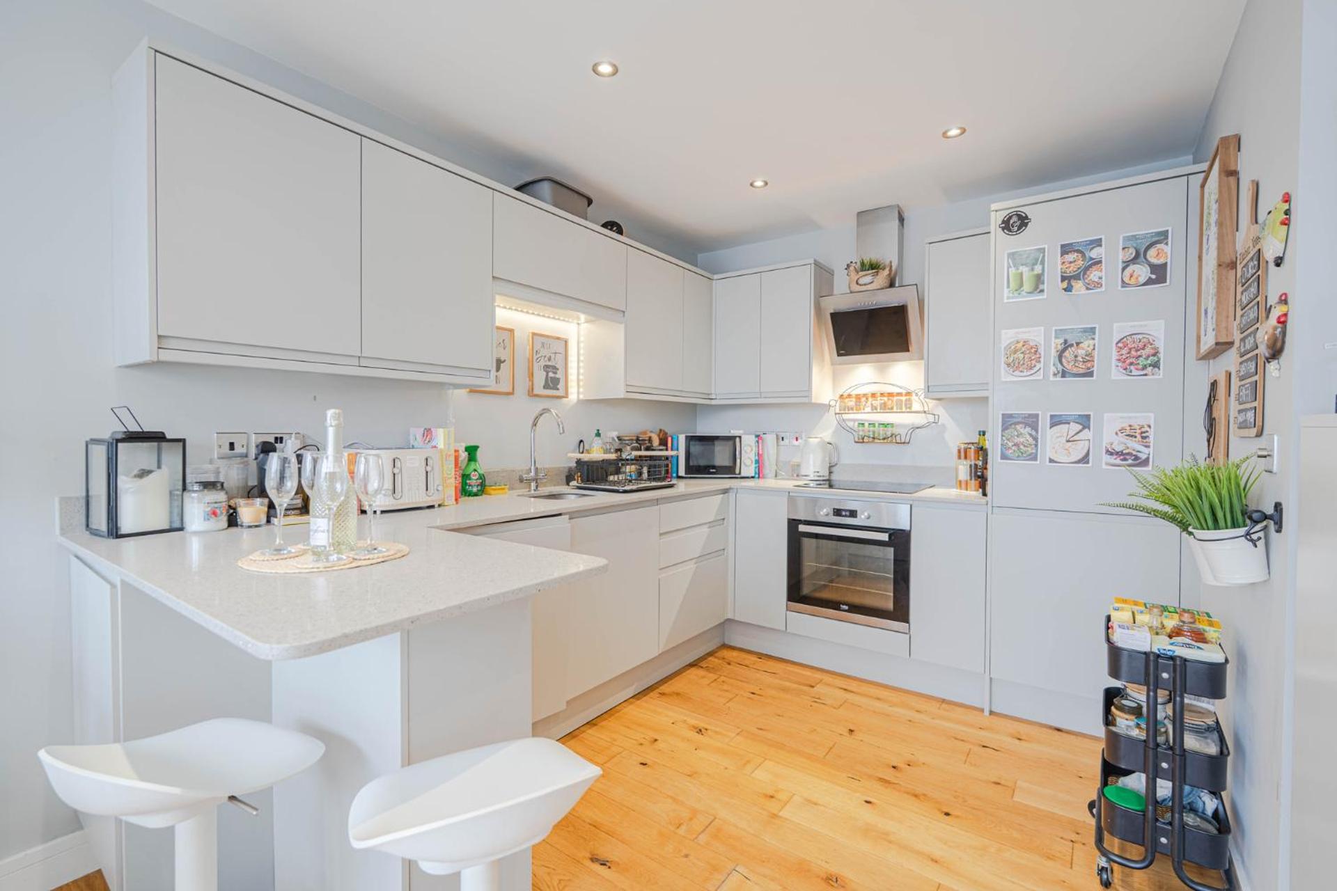 Stunning Bright Two Bedroom Apartment In Southbourne