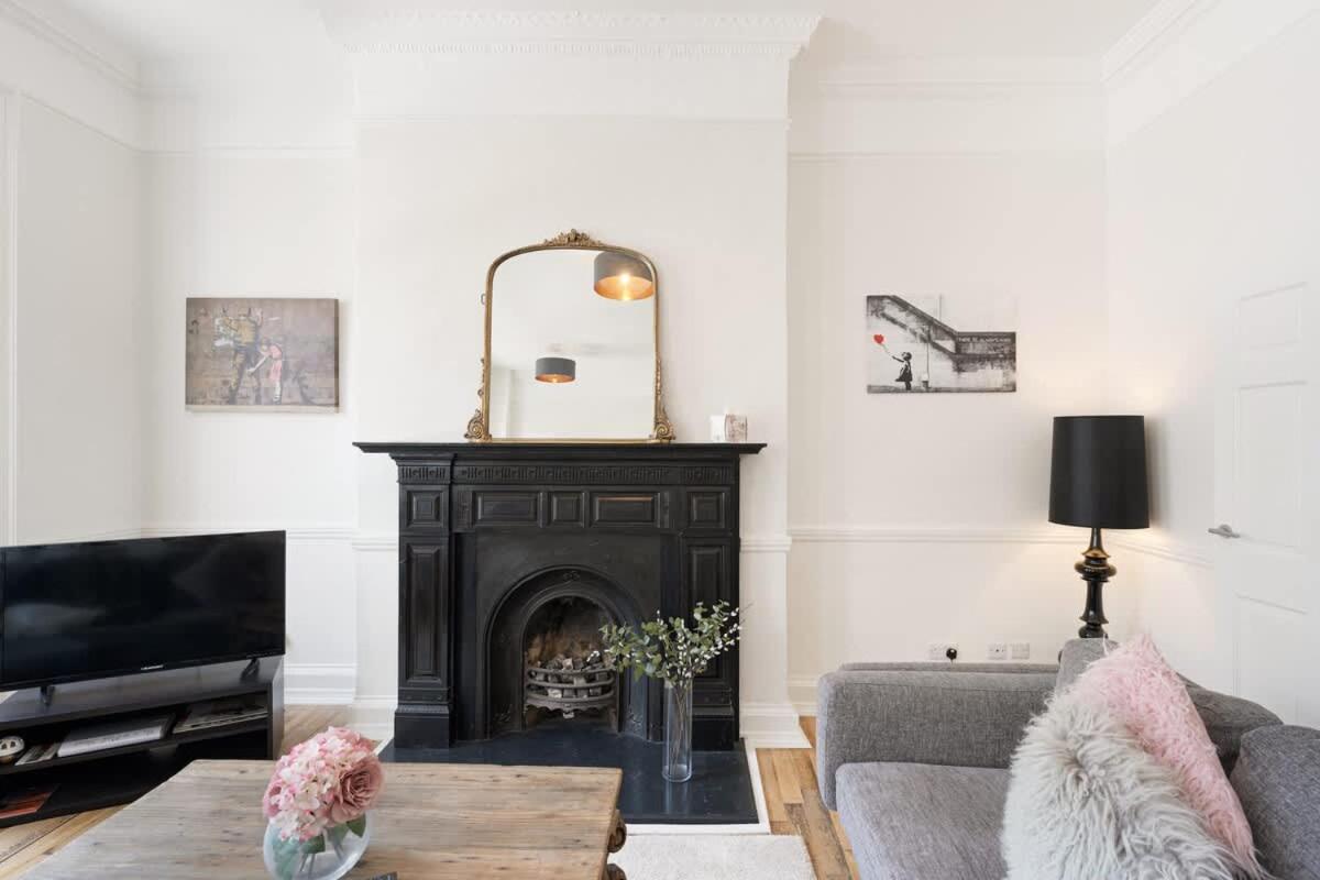 Large Luxury City Centre Flat with Balcony