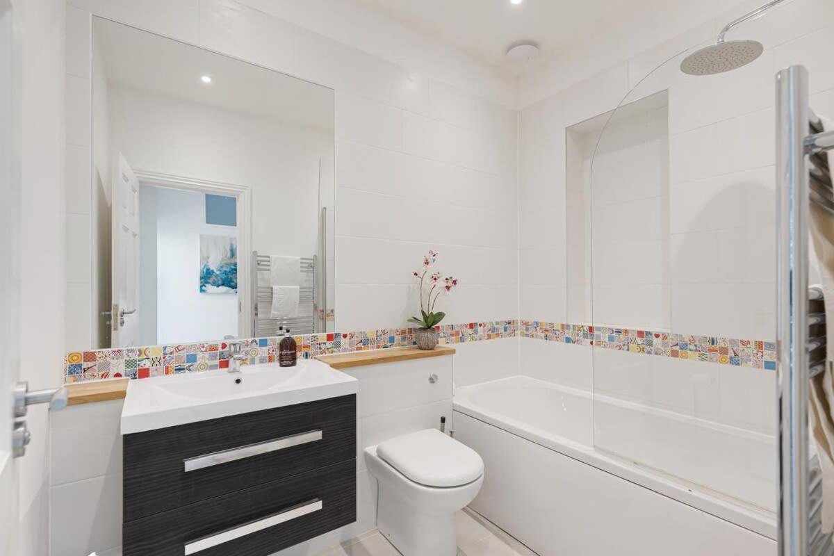 Large Luxury City Centre Flat with Balcony