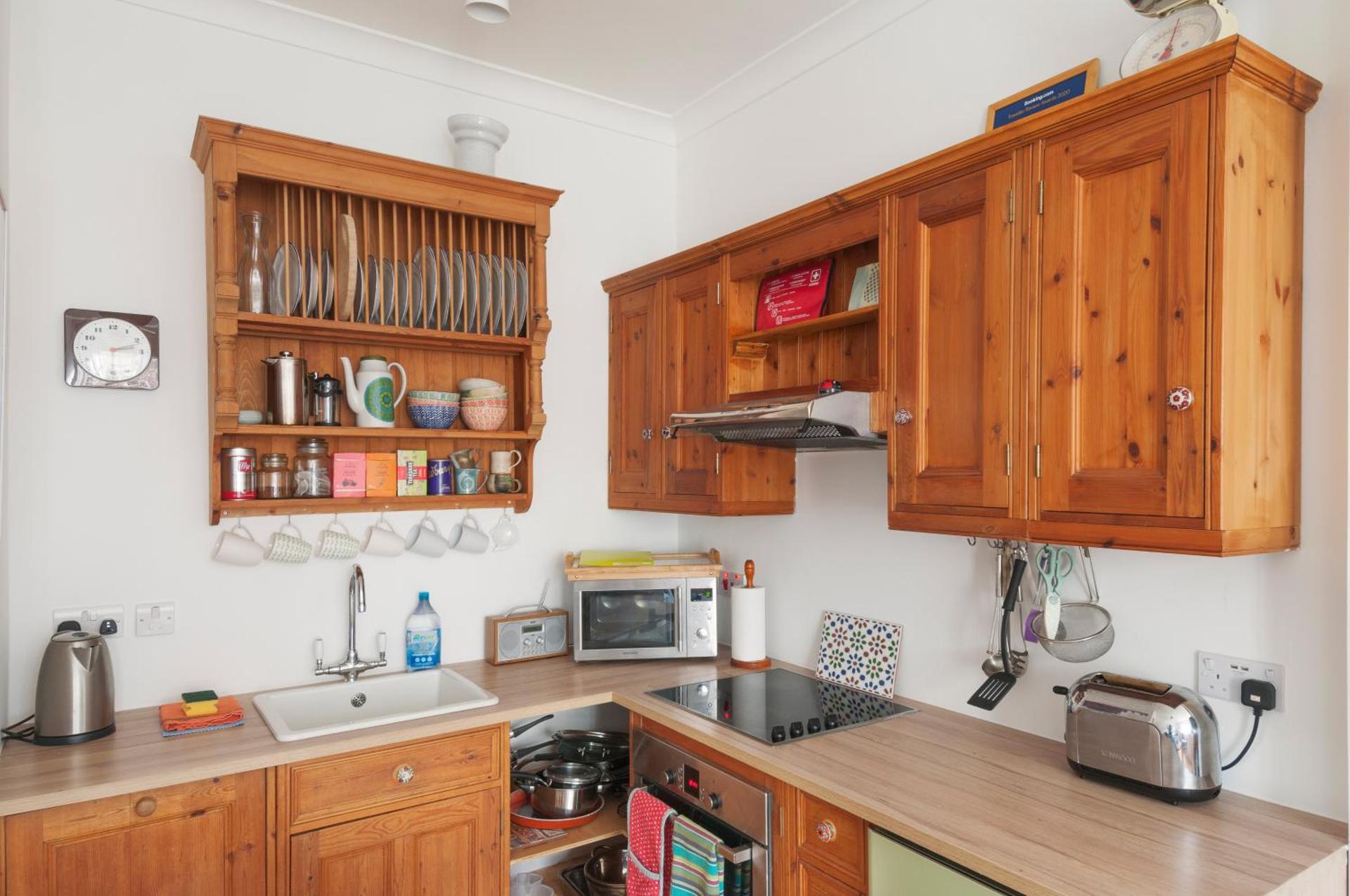 Cozy with Character Vibrant Cottage Style Flat at Leith Links Park