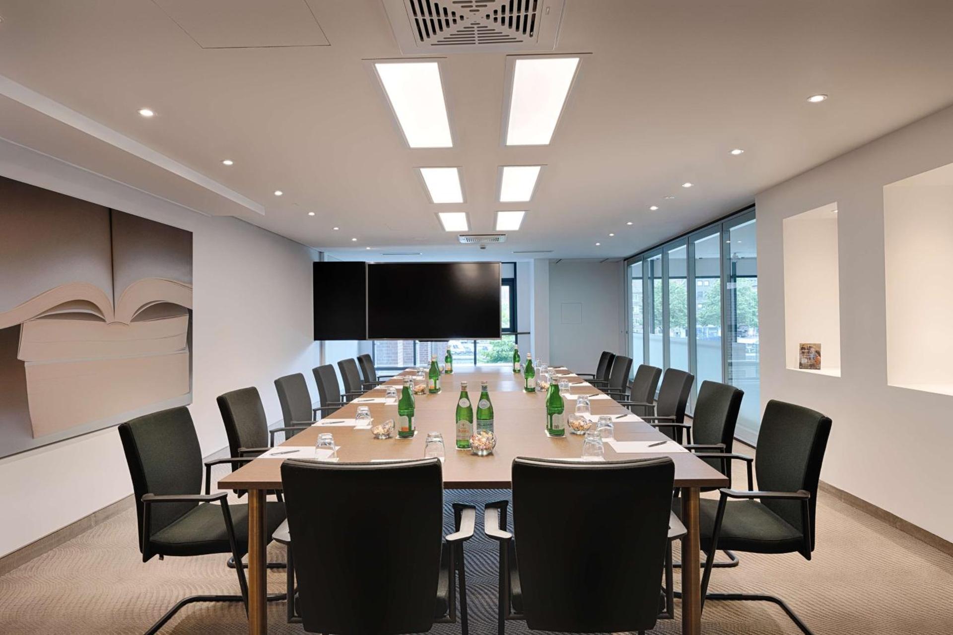 Meeting/conference room