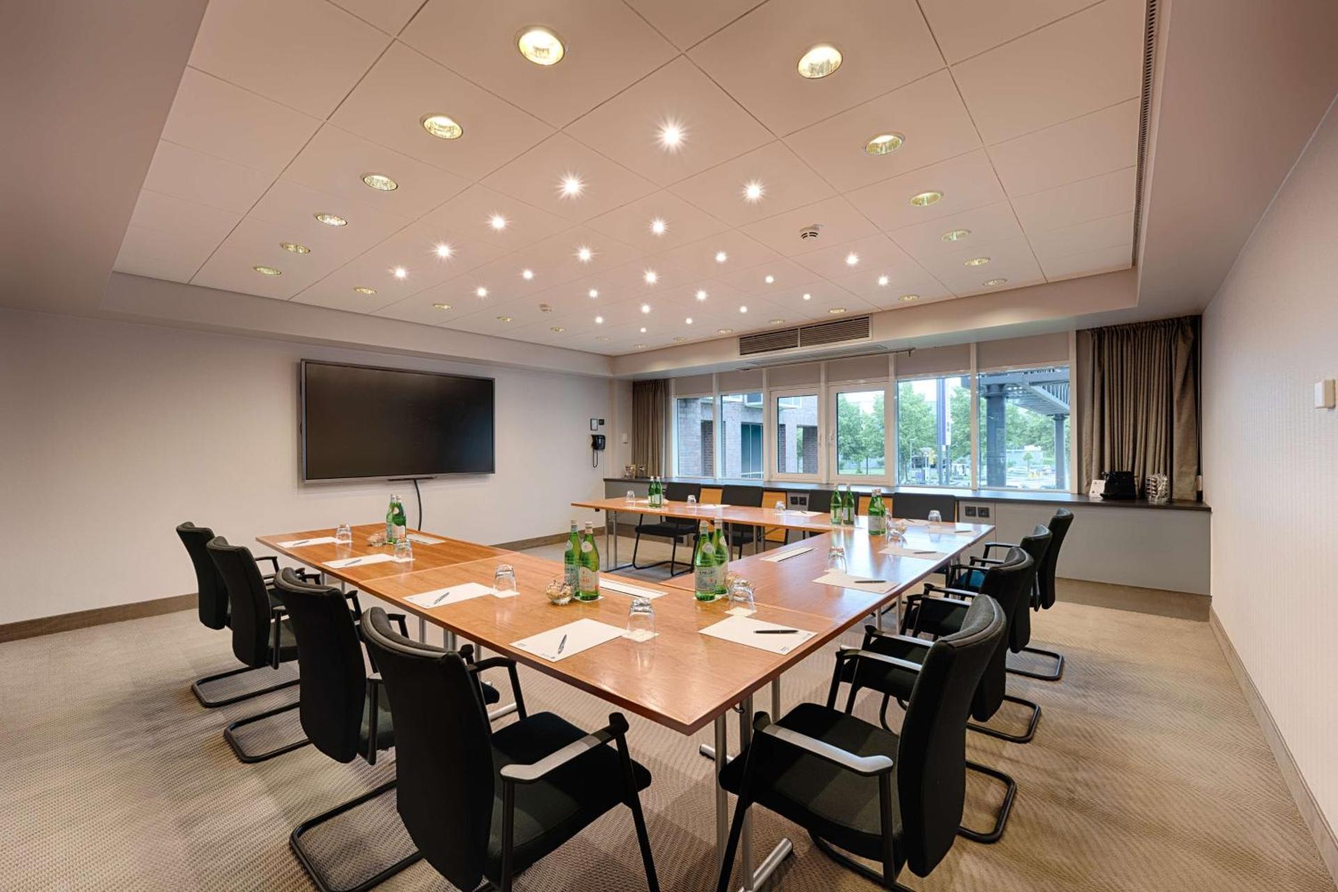 Meeting/conference room