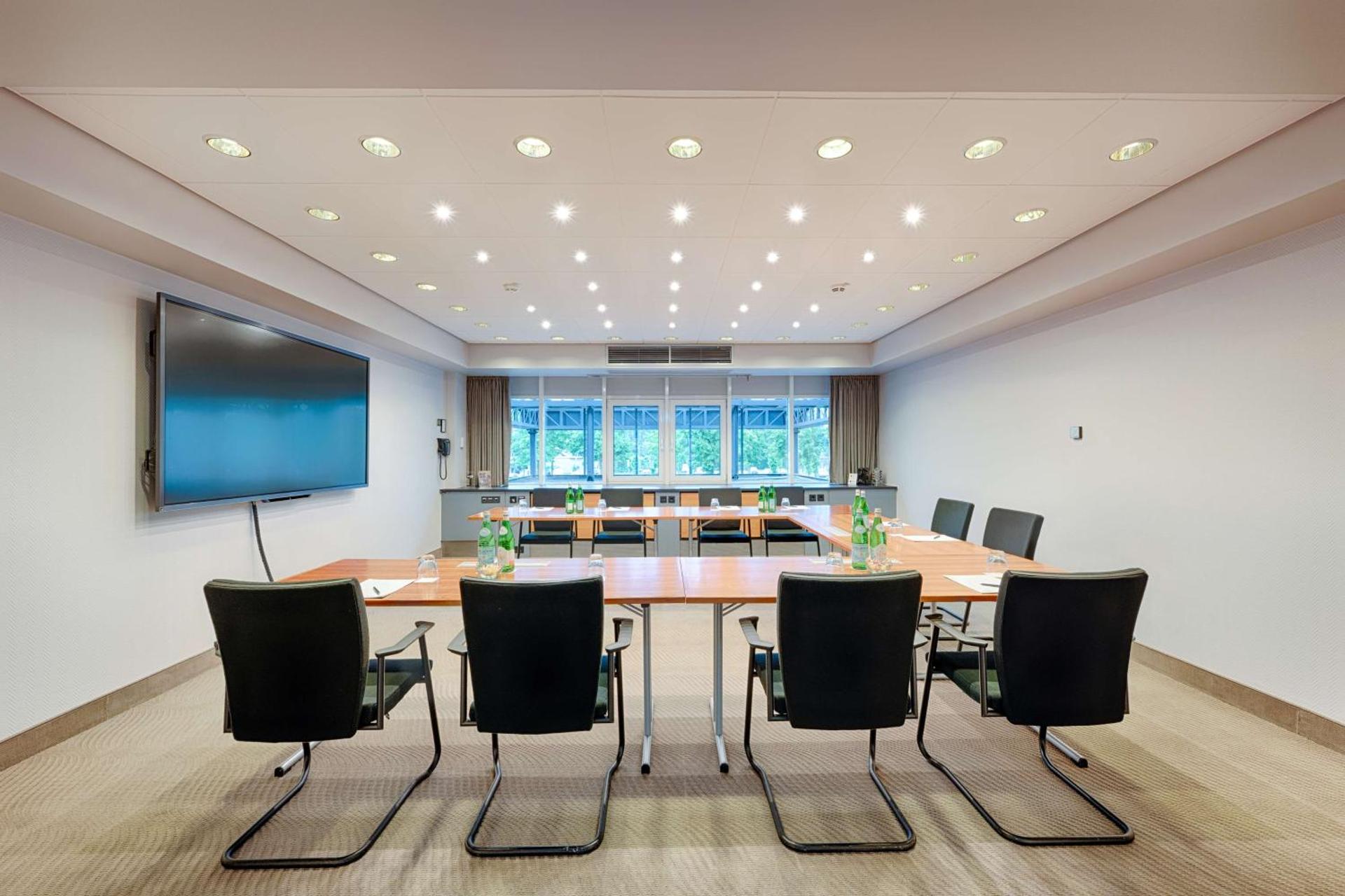 Meeting/conference room