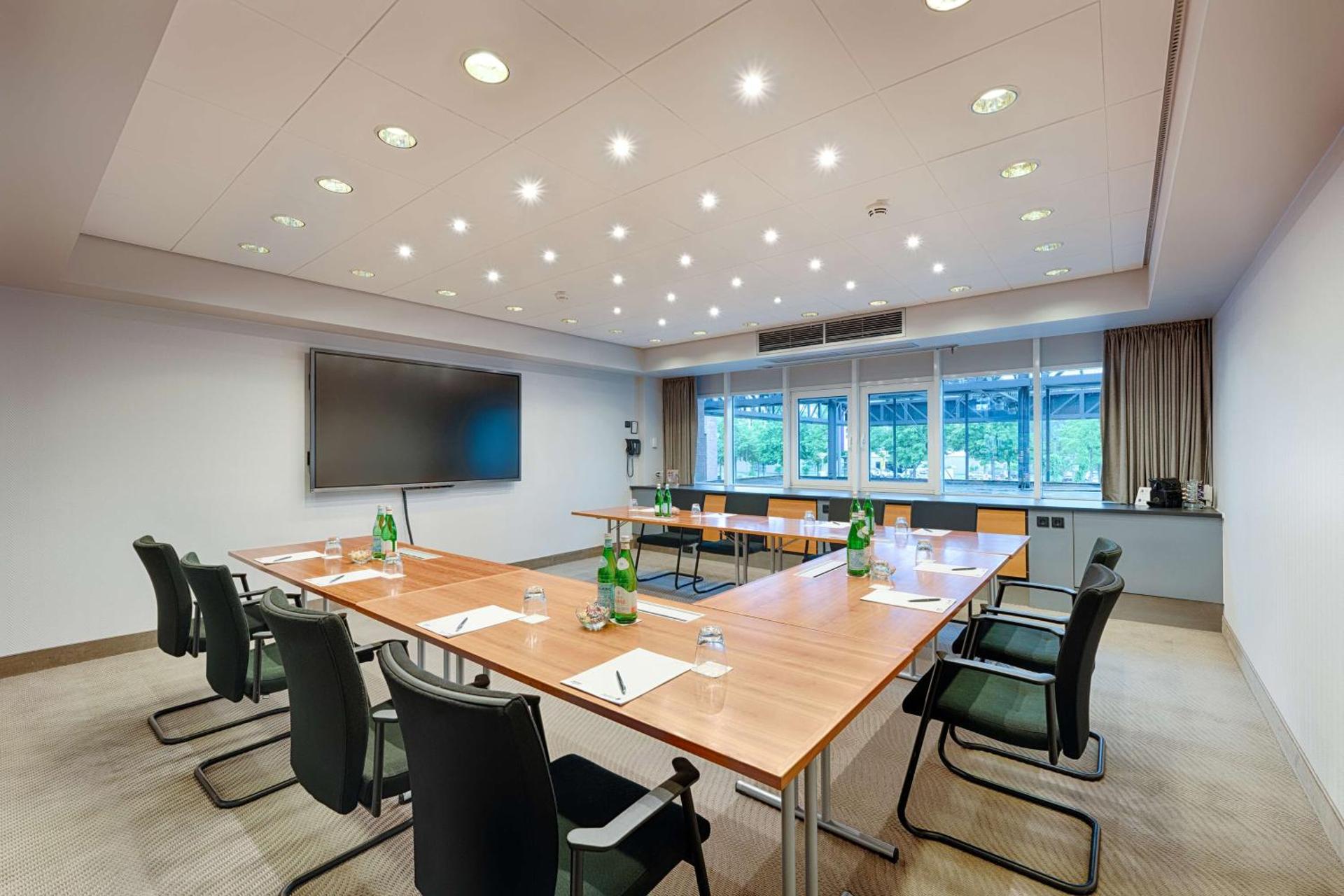 Meeting/conference room