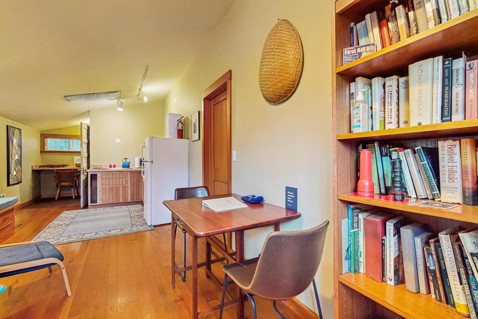 Island Artist Studio