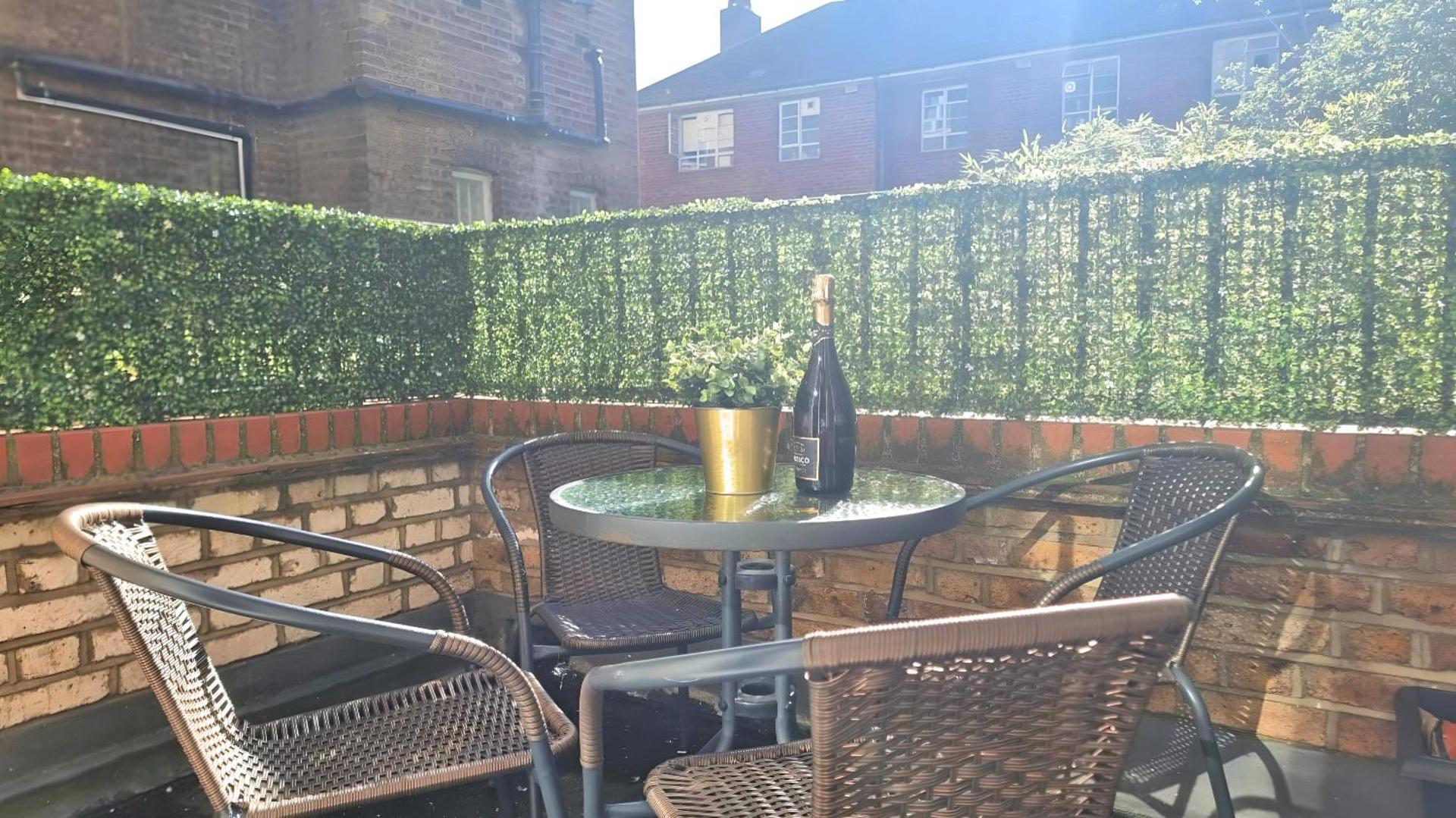 Notting Hill - The One One One -2-