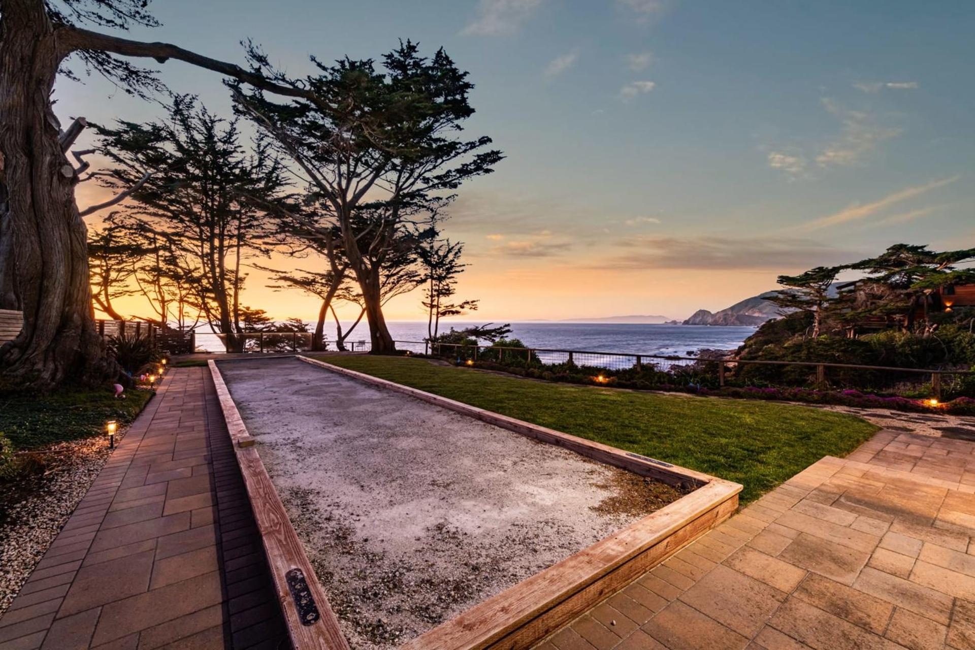 Entire Private Coastal Retreat - Spectacular Ocean Views wHot Tub