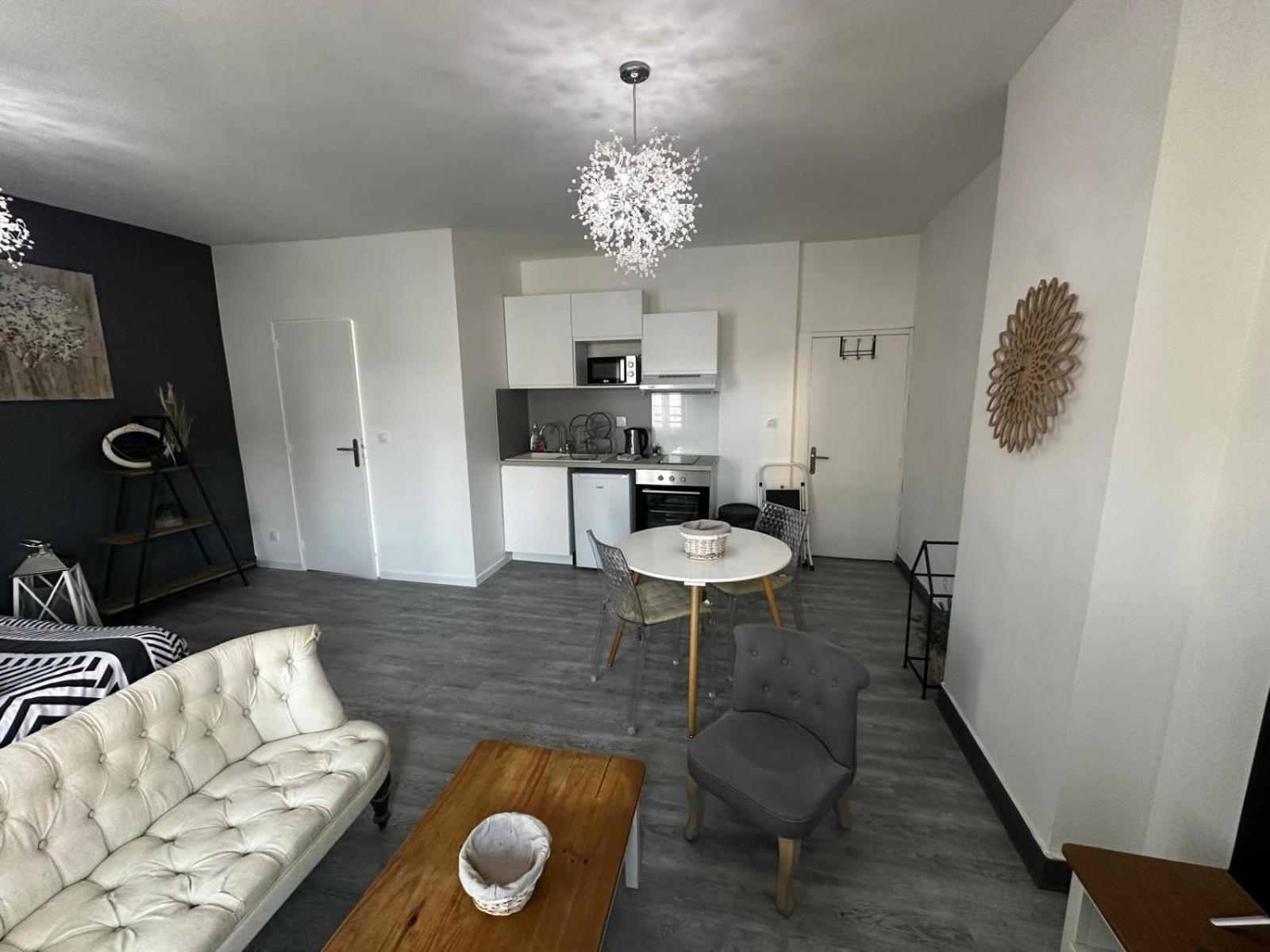 Le Caly - 2mn gare SNCF, hyper centre, WIFI-NETFLIX