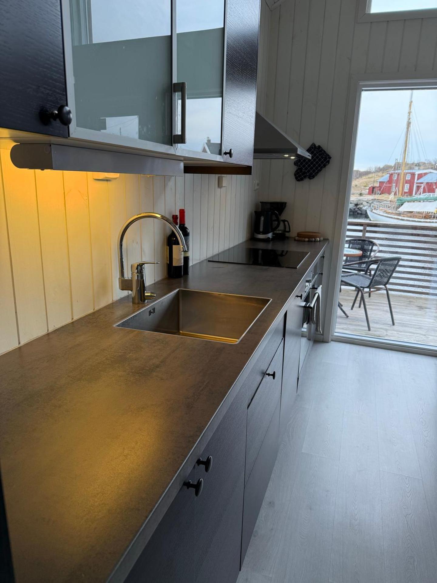 Modern Seaview Rorbu, Ideal for Exploring Lofoten - Odinbua
