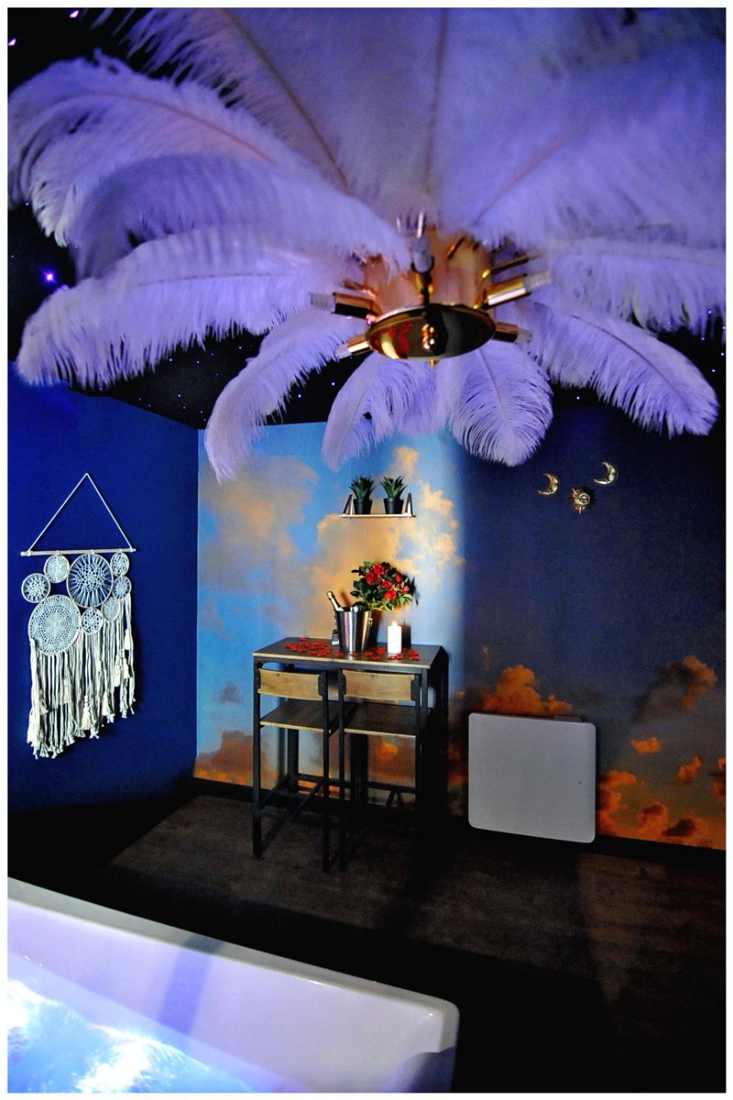 La Suite 7ième ciel étoilé, SPA XXL, Lit sous les étoiles, 5 min centre