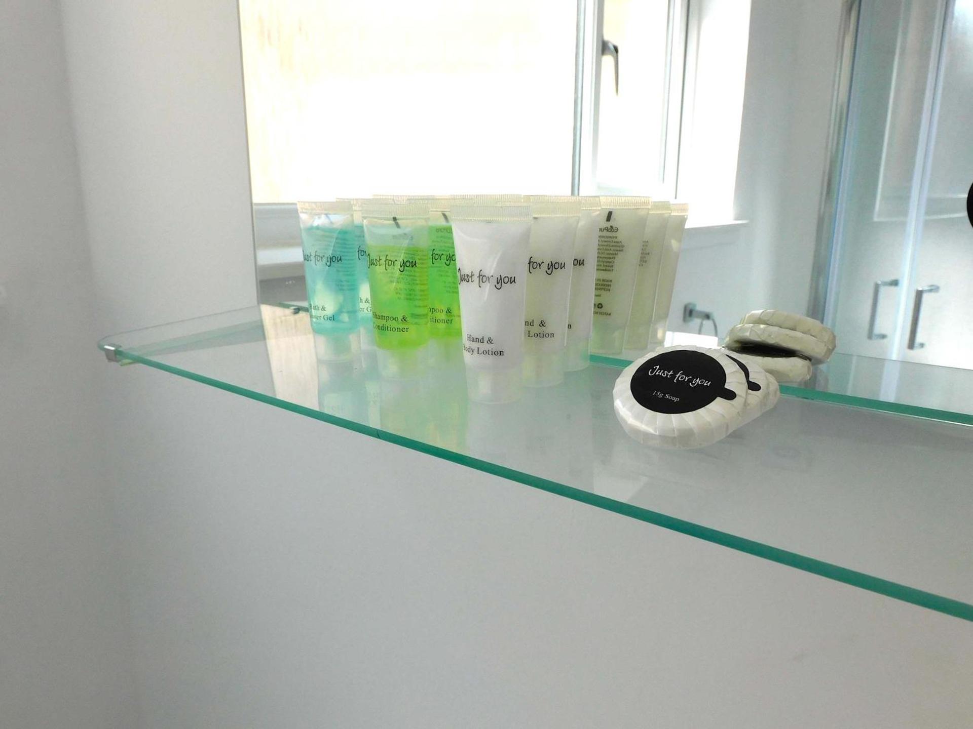 No 11 - Contemporary 2 Bedroom Apartment in Lanark Town Centre