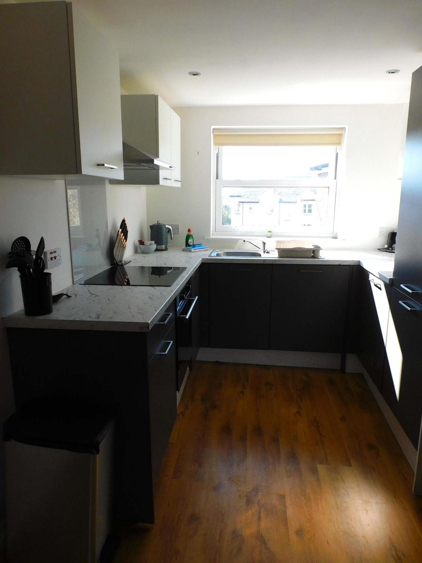 No 11 - Contemporary 2 Bedroom Apartment in Lanark Town Centre