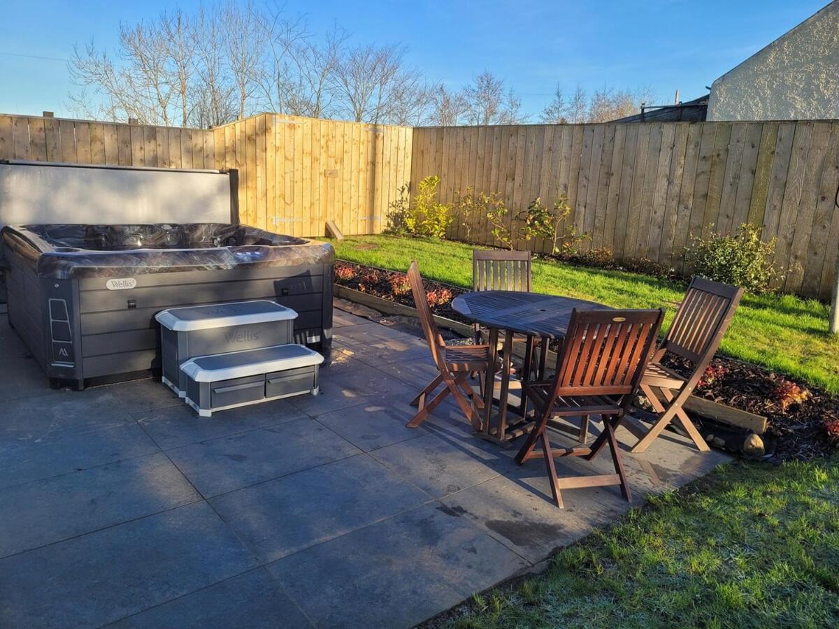 Hot Tub Cottage in Ayrshire