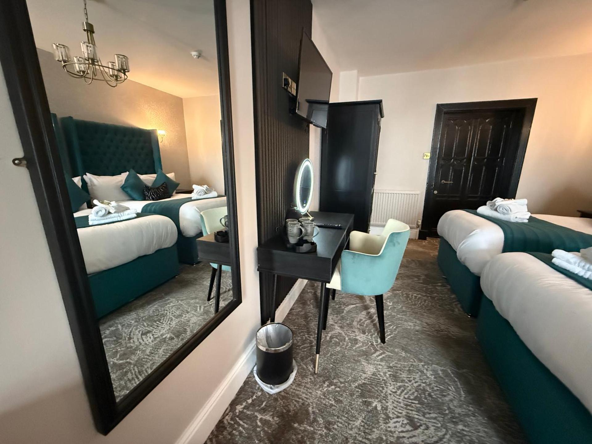 Lyons Woodlands Hall