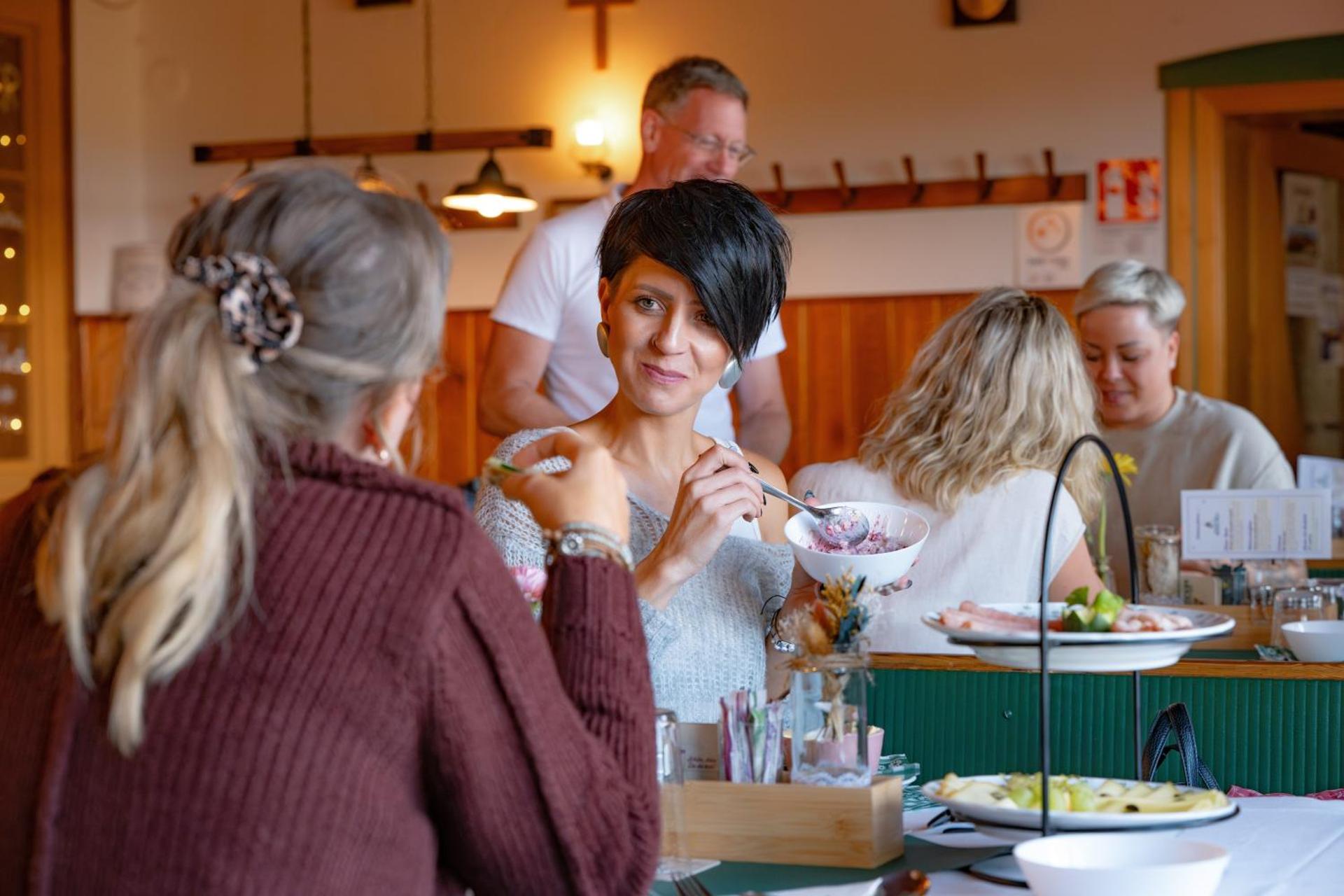 Restaurant/places to eat