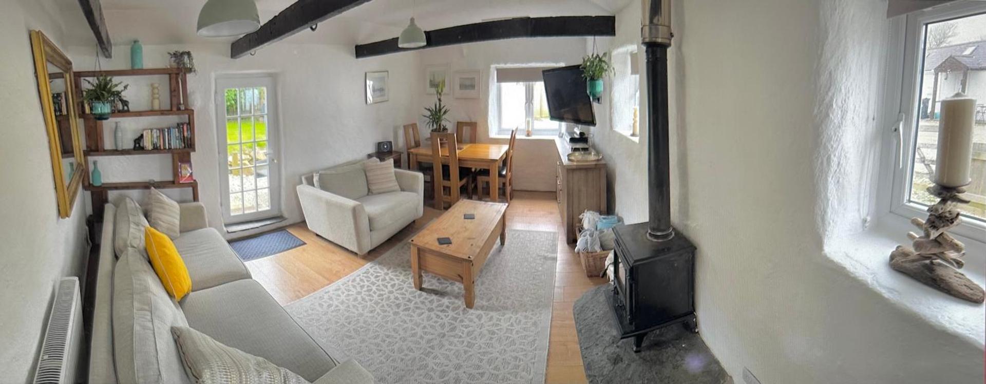 Romantic log-burner Cornish Cottage private garden dogs welcome