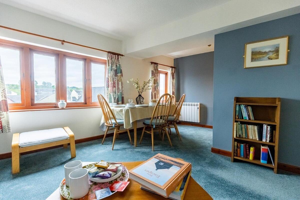 KATHERINES COURT - Spacious Apartment with Rolling Hill Views