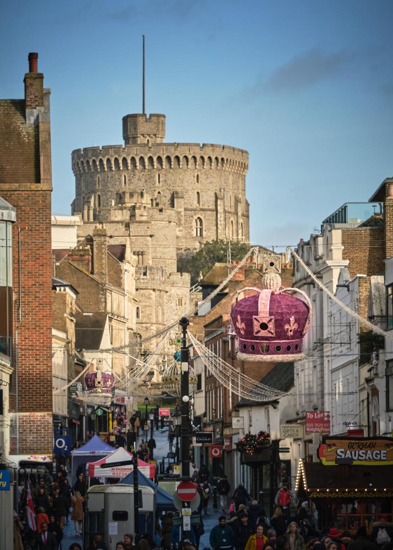 Queen Annes court luxury apartment on high street