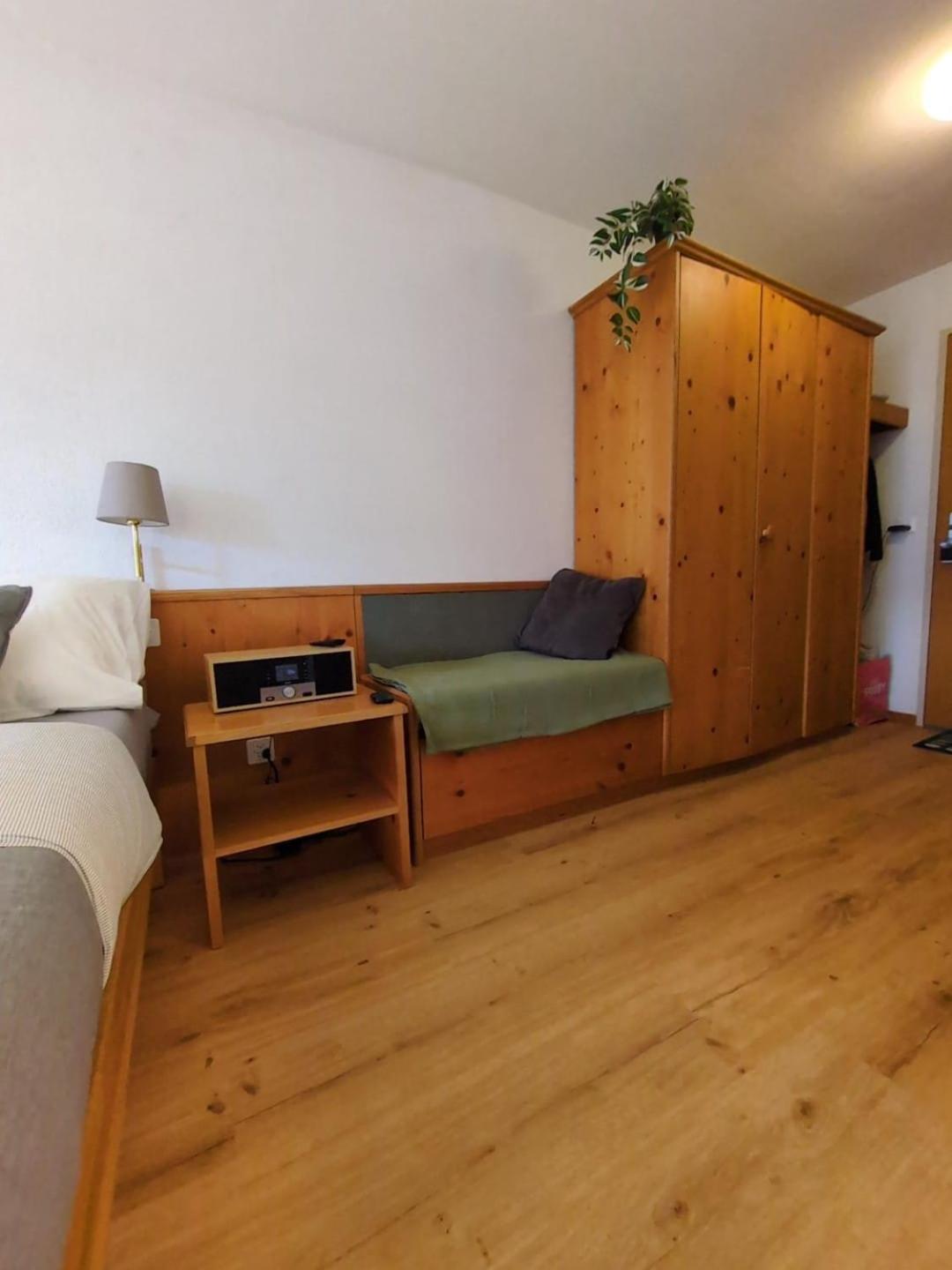 Studio with balcony, Niesen view & free parking near Interlaken, Thunersee & Blausee
