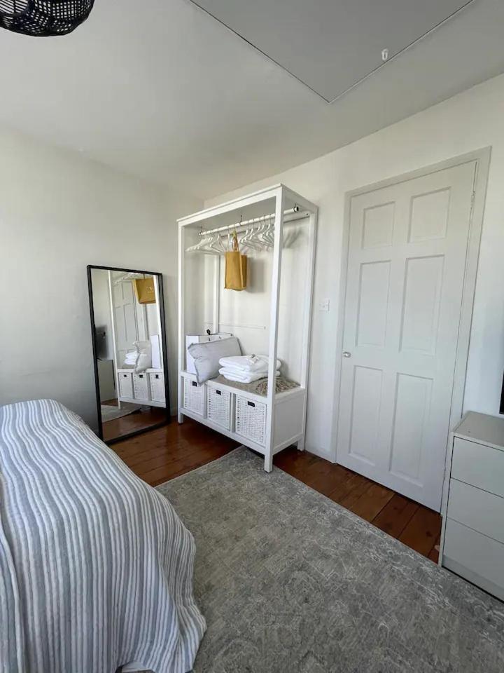 Ringmore Cottage - Salcombe - View over estuary