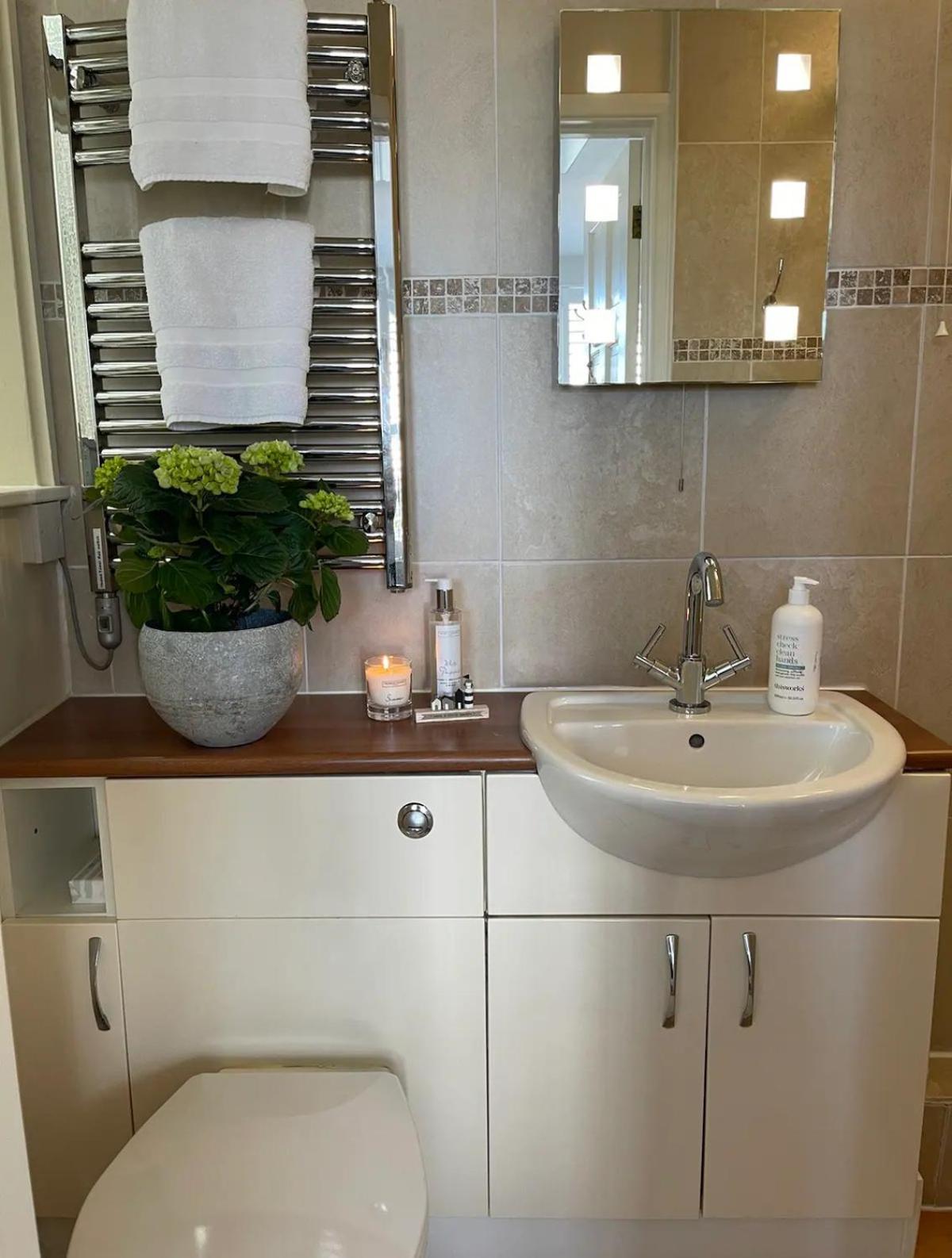 Ringmore Cottage - Salcombe - View over estuary