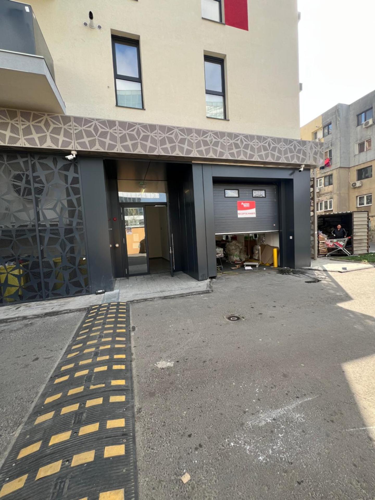 RULU Studio Plaza Mall