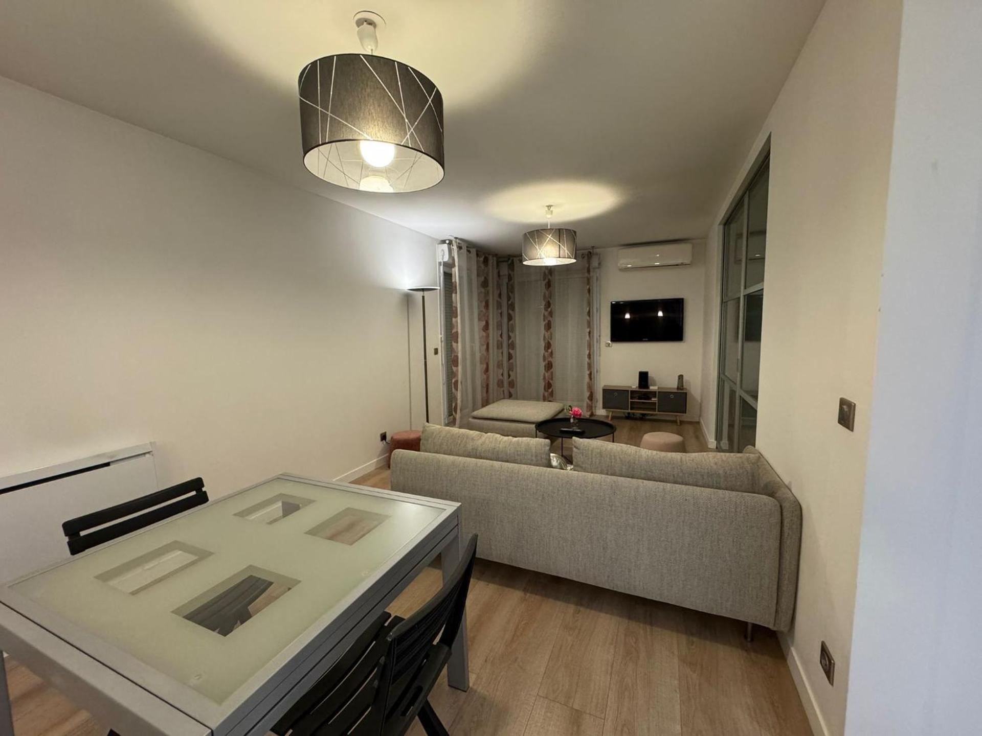 Tiny house 3 terrasse-parking Groupama Stadium LDLCArena