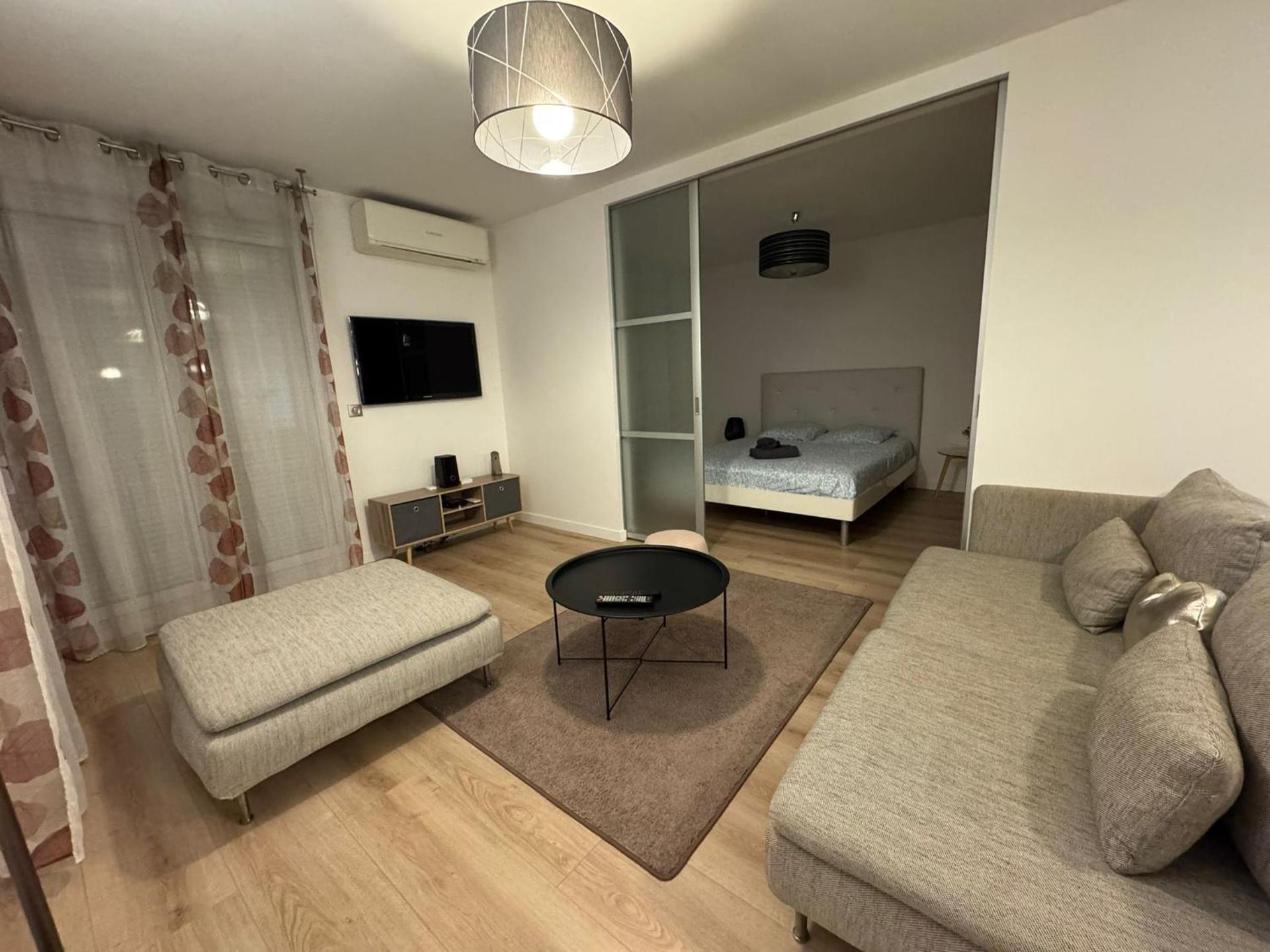 Tiny house 3 terrasse-parking Groupama Stadium LDLCArena