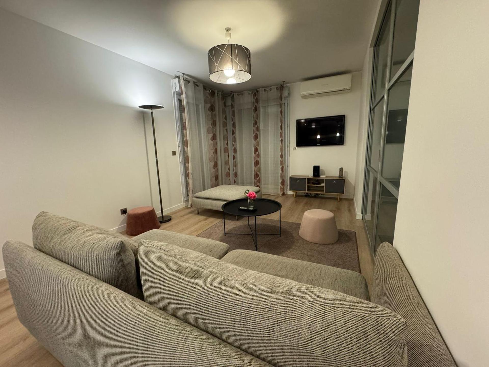 Tiny house 3 terrasse-parking Groupama Stadium LDLCArena