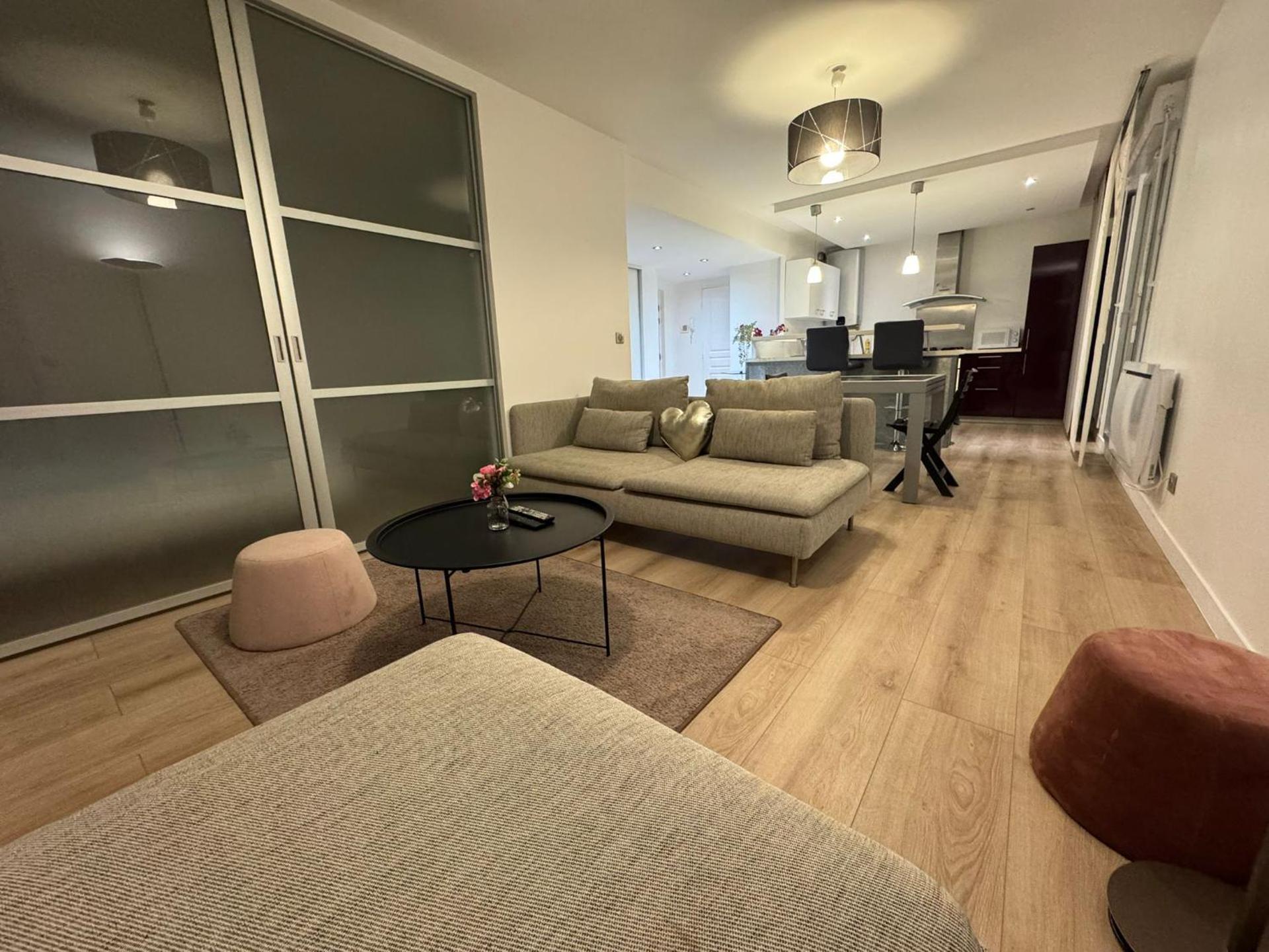 Tiny house 3 terrasse-parking Groupama Stadium LDLCArena