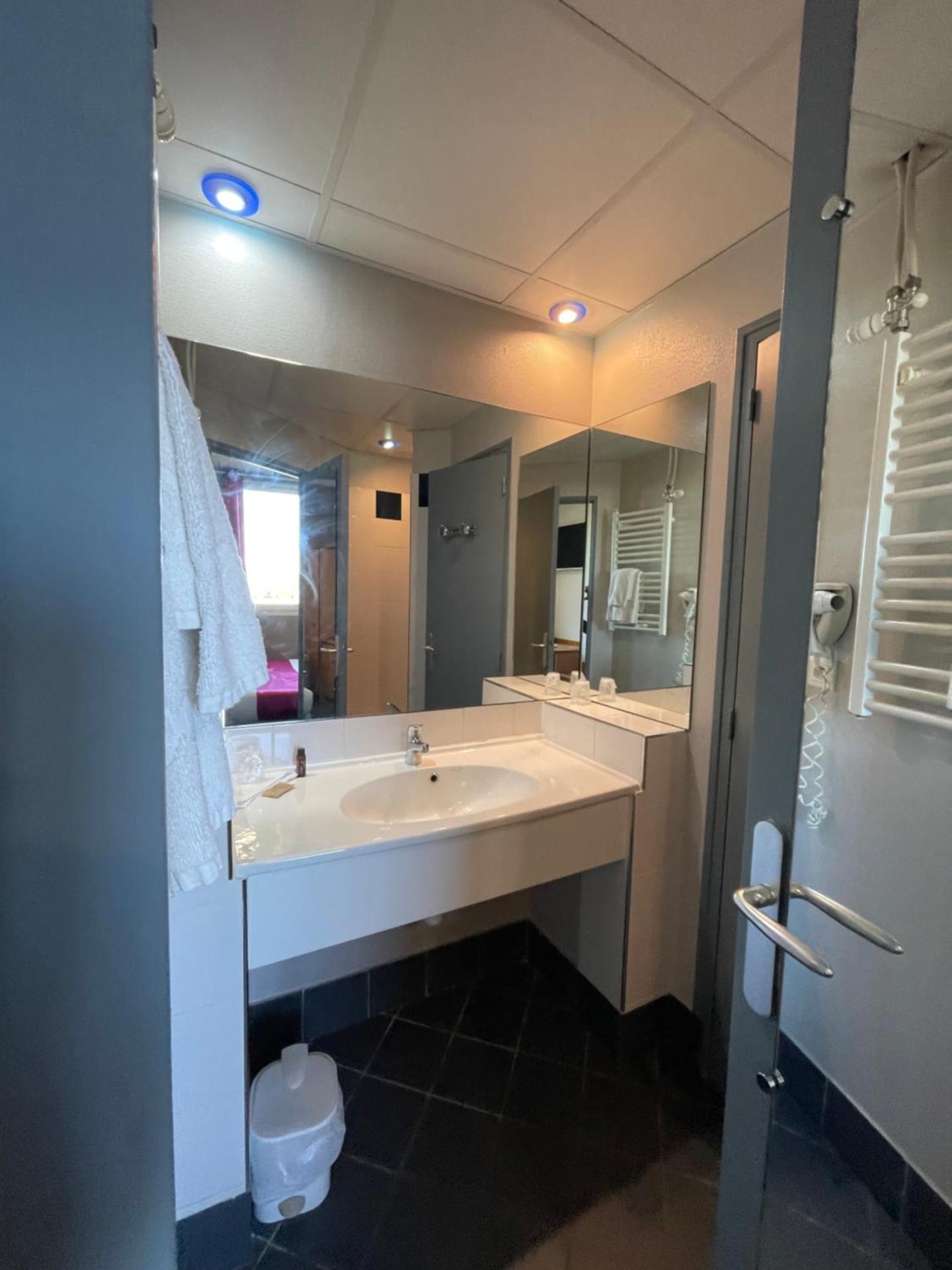 Triple Room with 3 Single Beds